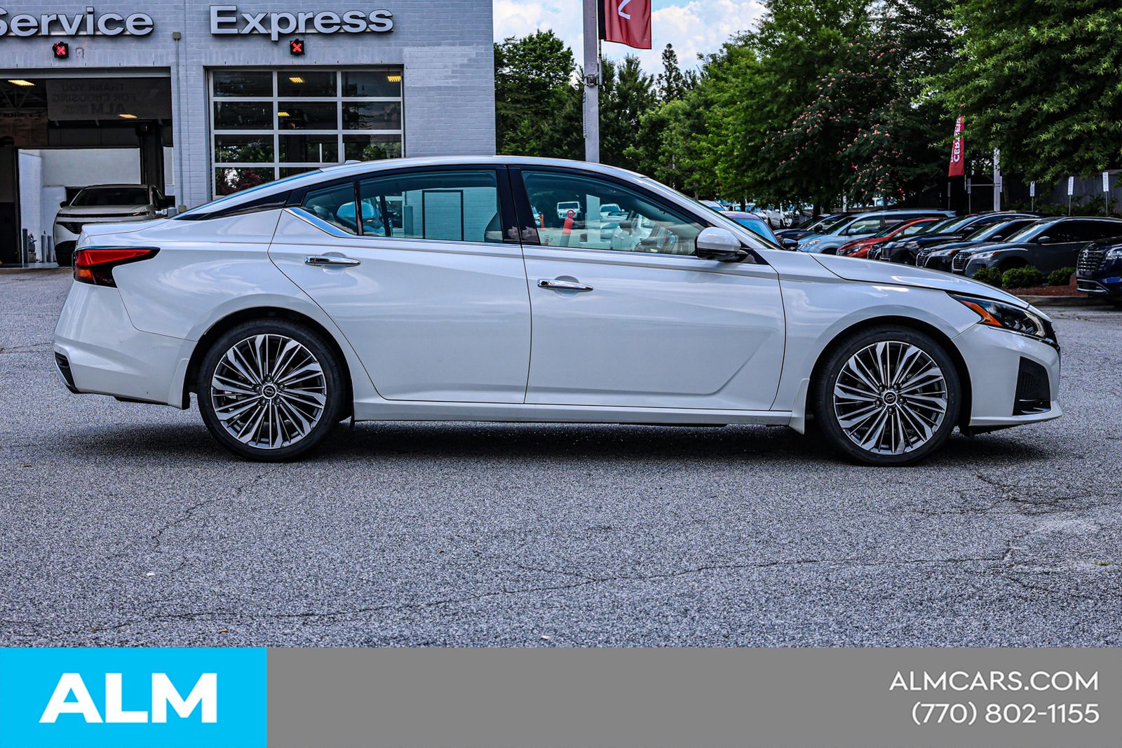 Used 2023 White Nissan 2.5 SL image 11
