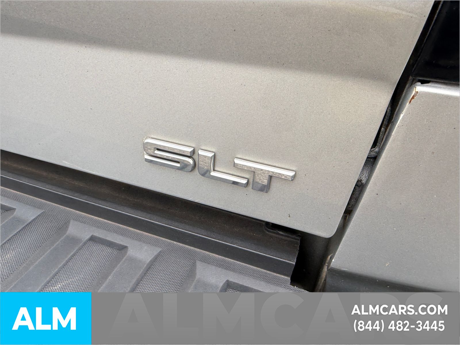 Used 2017 Silver GMC SLT image 9