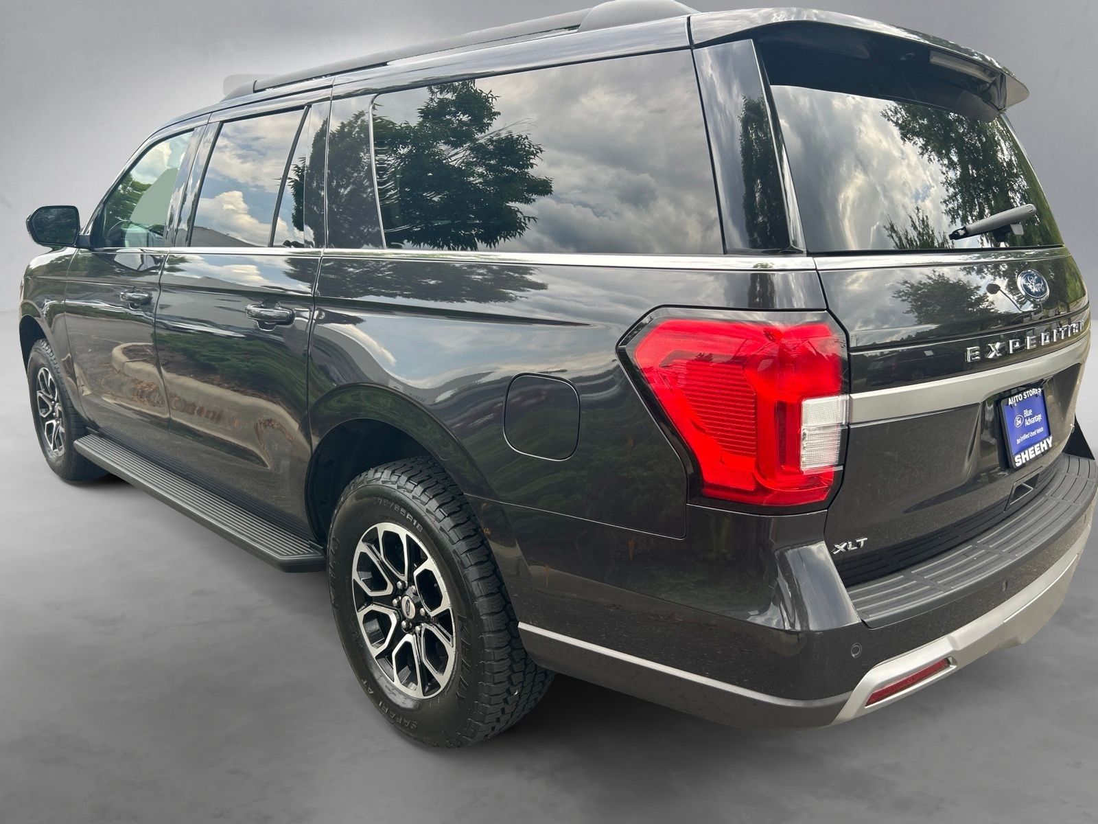 Certified Used 2024 Gray Metallic Ford XLT image 15