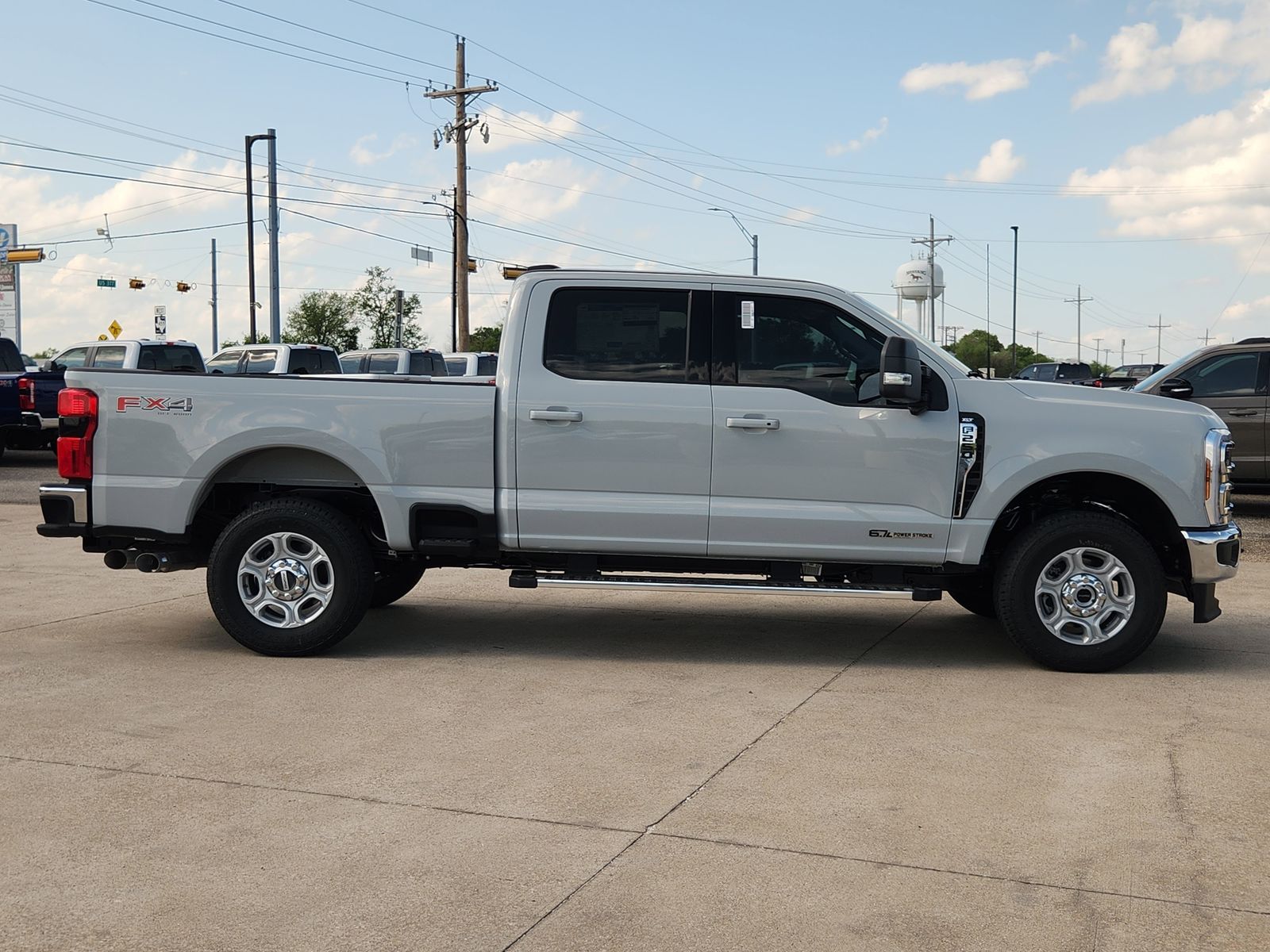 View vehicle photo 7