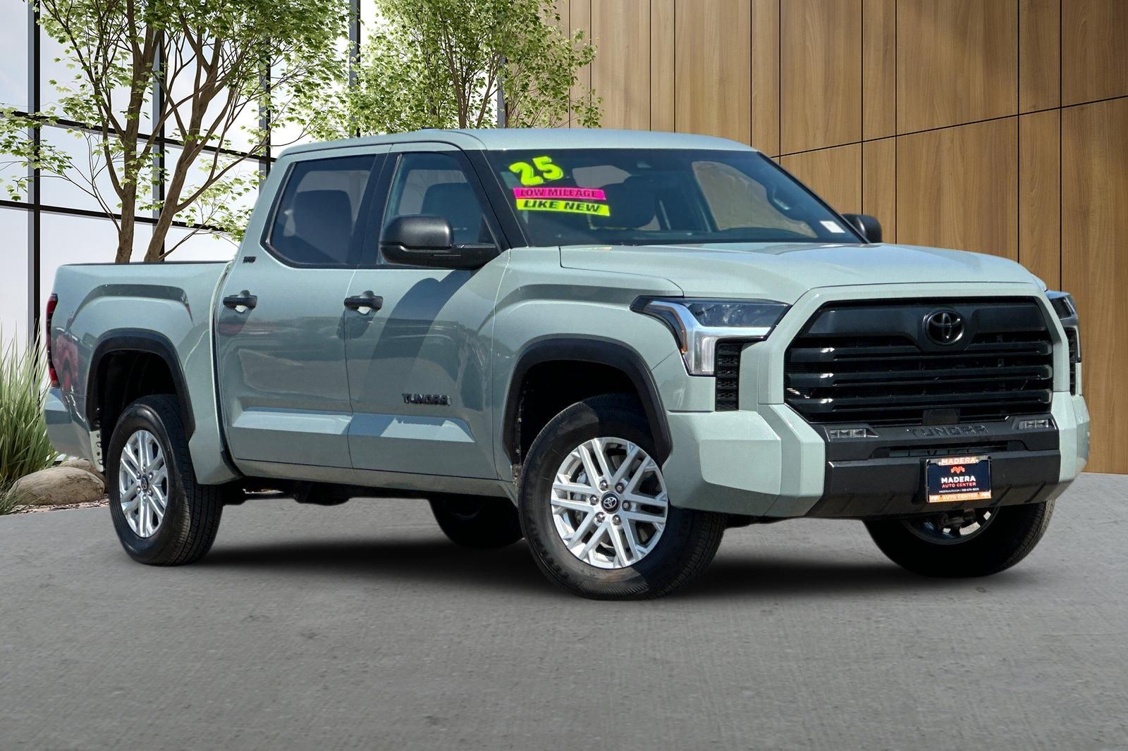 2025 Toyota Tundra SR5 CrewMax Cab 4WD