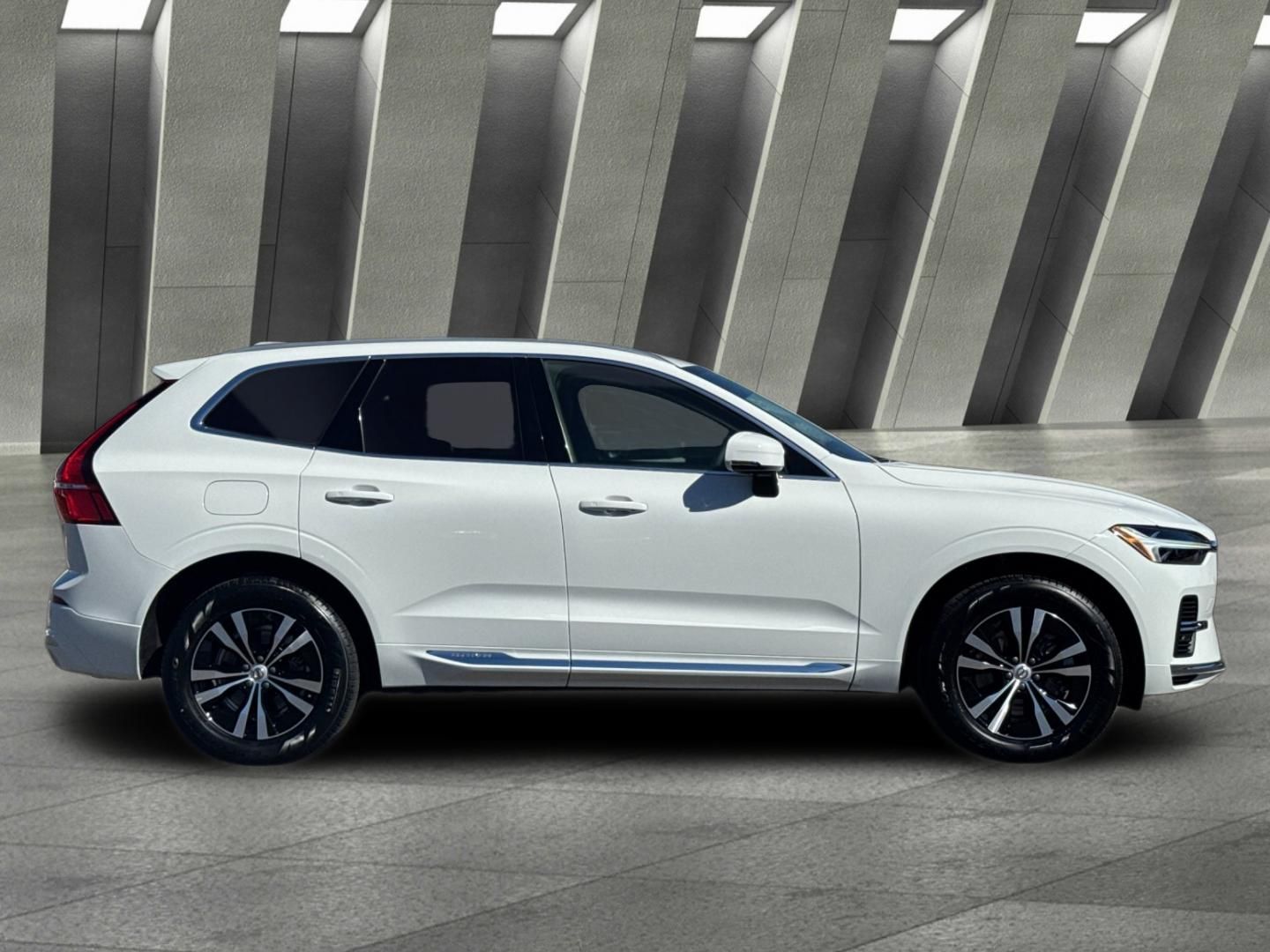 used 2022 Volvo XC60 Recharge Plug-In Hybrid car, priced at $31,998