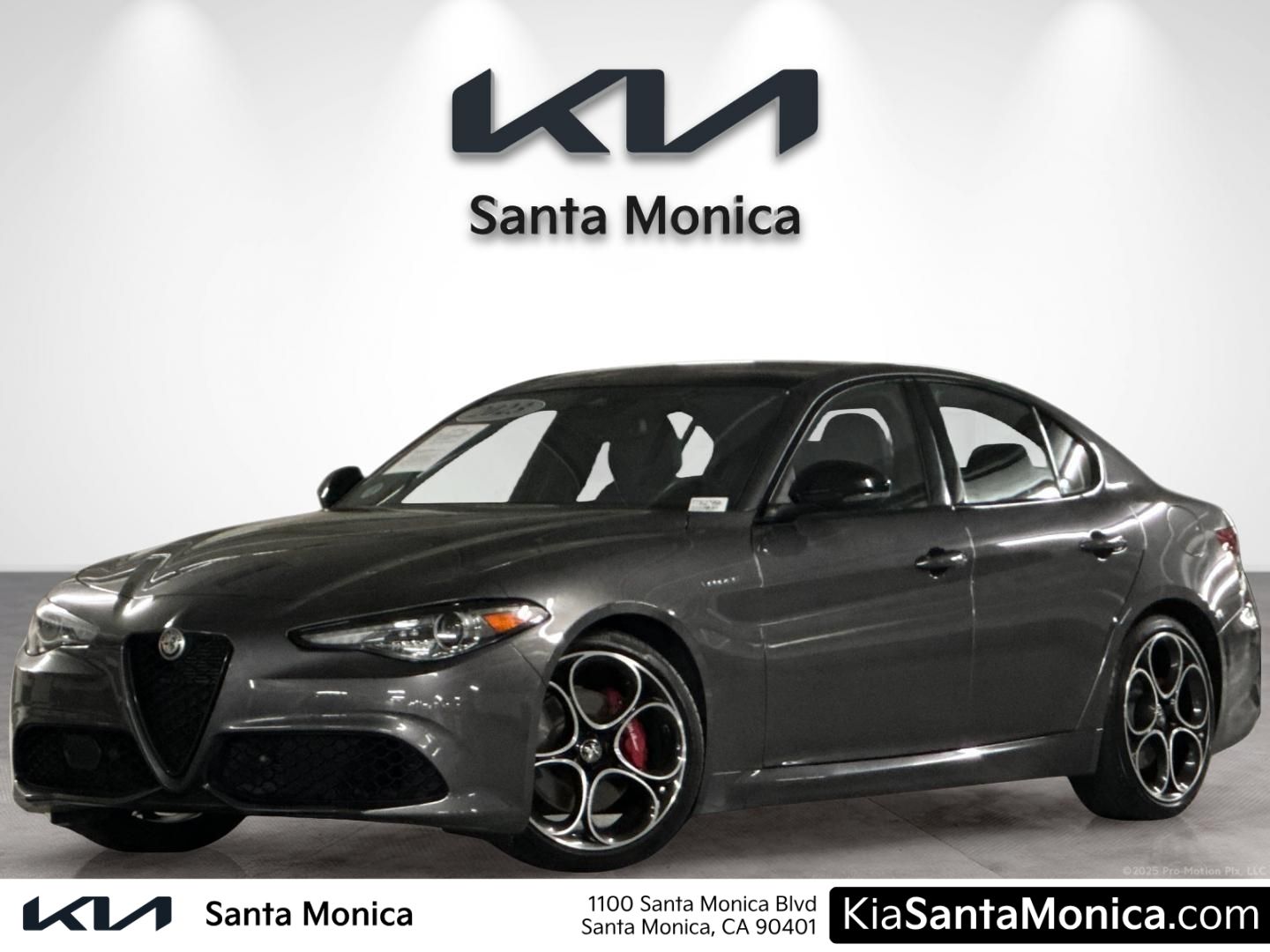 Vesuvio Gray Metallic 2023 Alfa Romeo Giulia Veloce RWD Sedan Rear-Wheel Drive 8-Speed Automatic