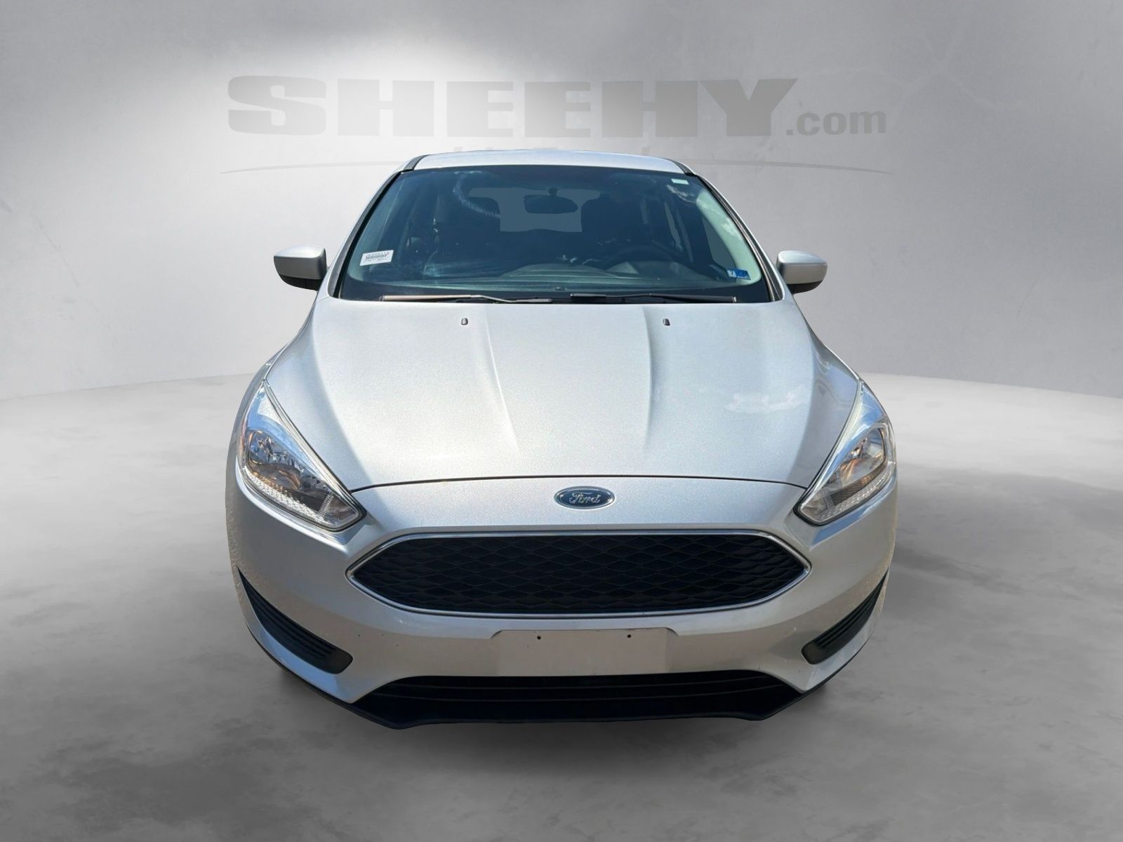 Used 2018 Ingot Silver Ford SE image 17