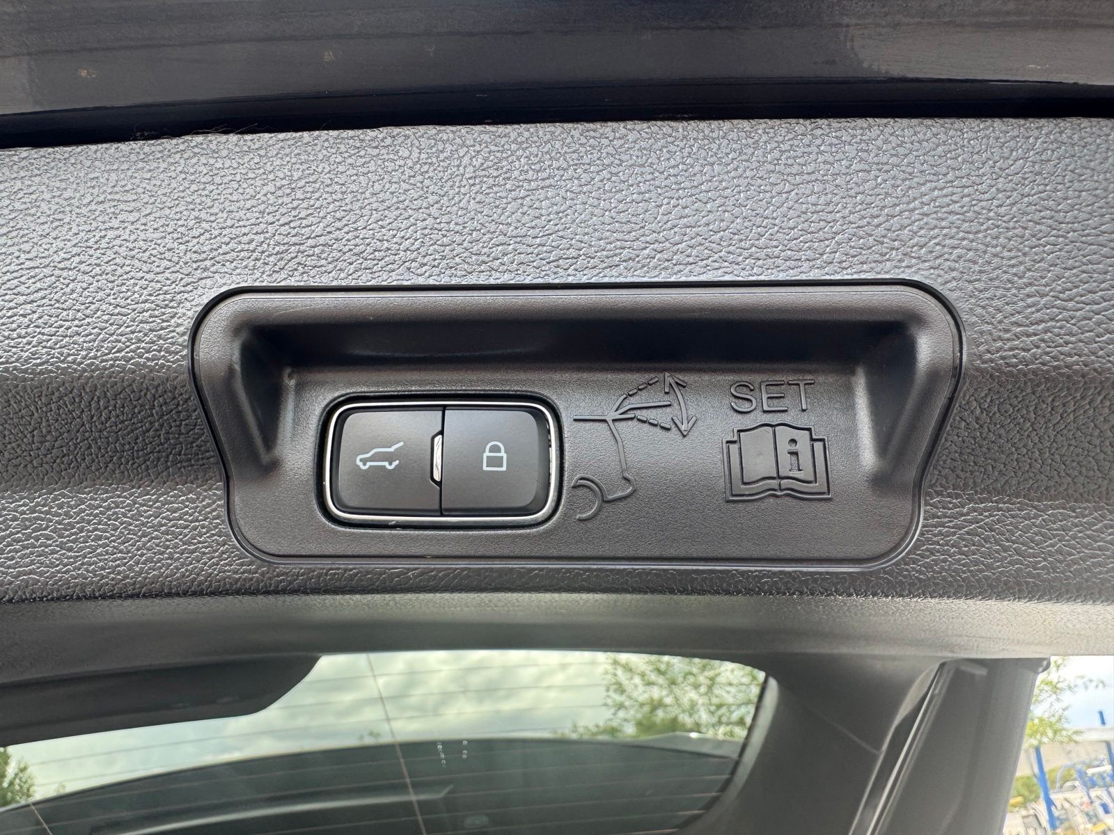 Used 2025 Ford Explorer SUV