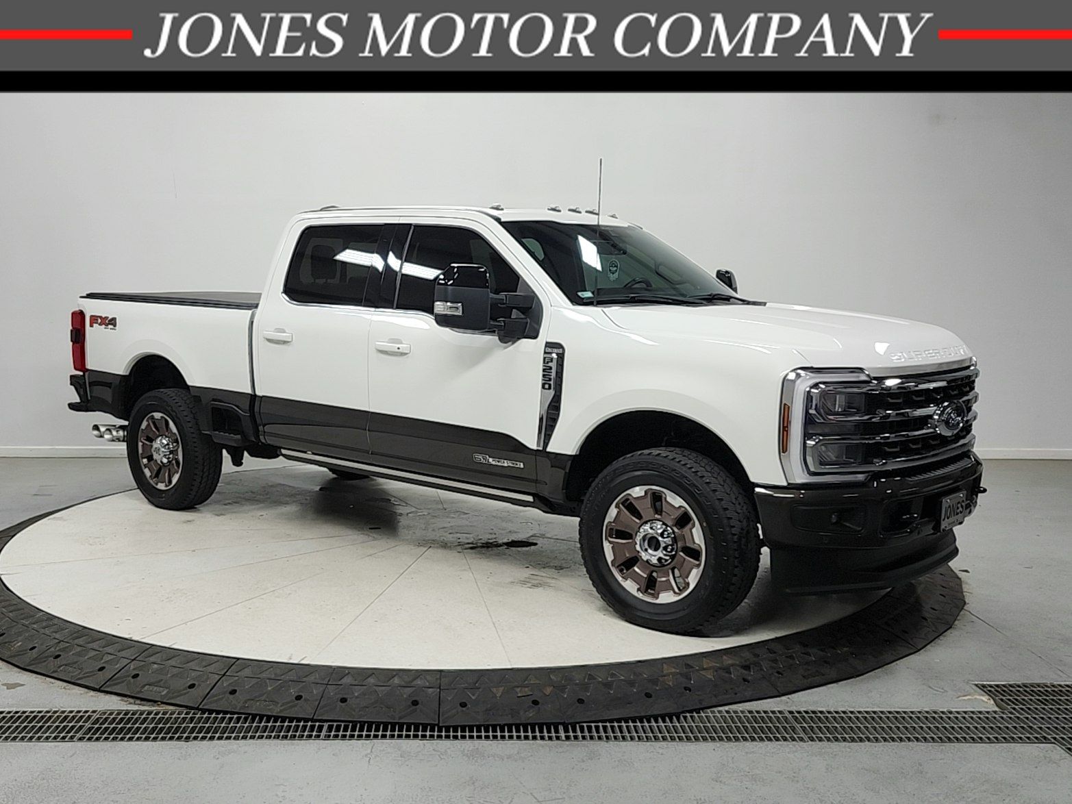 Star White Metallic Tri-Coat 2024 Ford F-250 Super Duty King Ranch Crew Cab 4WD Pickup Truck Four-Wheel Drive Automatic