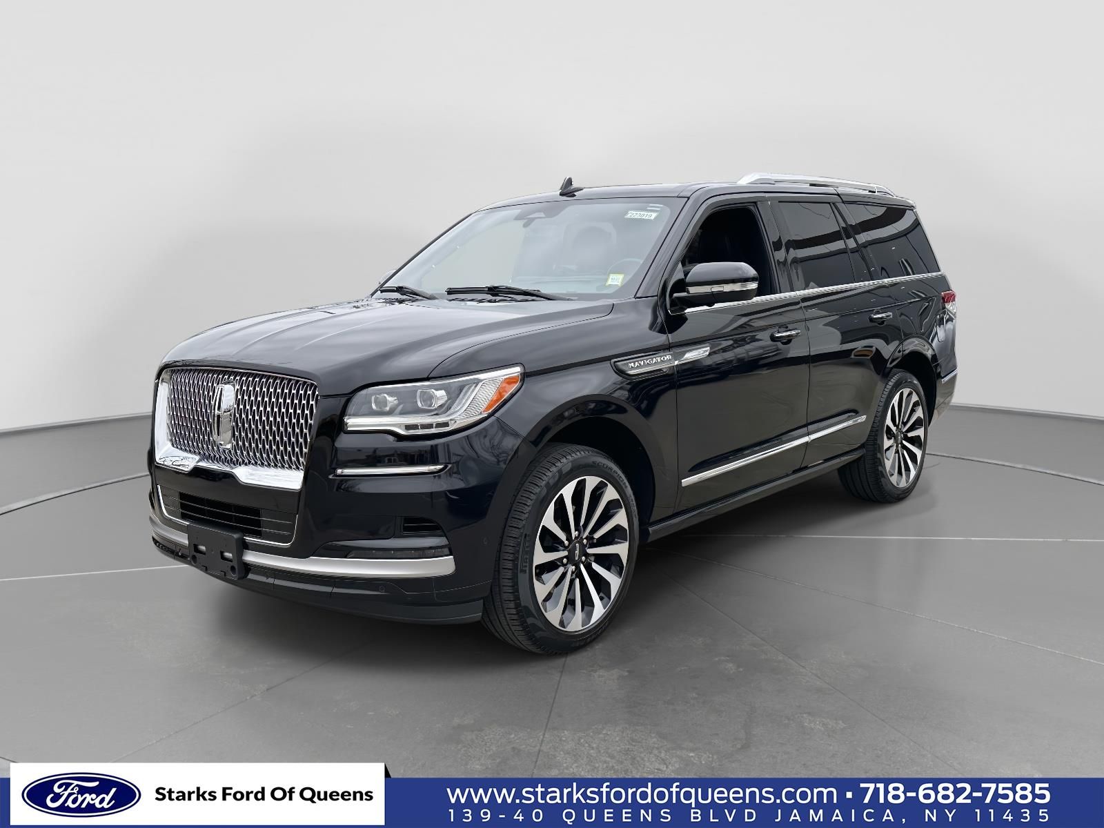 Black Metallic 2023 Lincoln Navigator Reserve 4WD SUV / Crossover Four-Wheel Drive Automatic