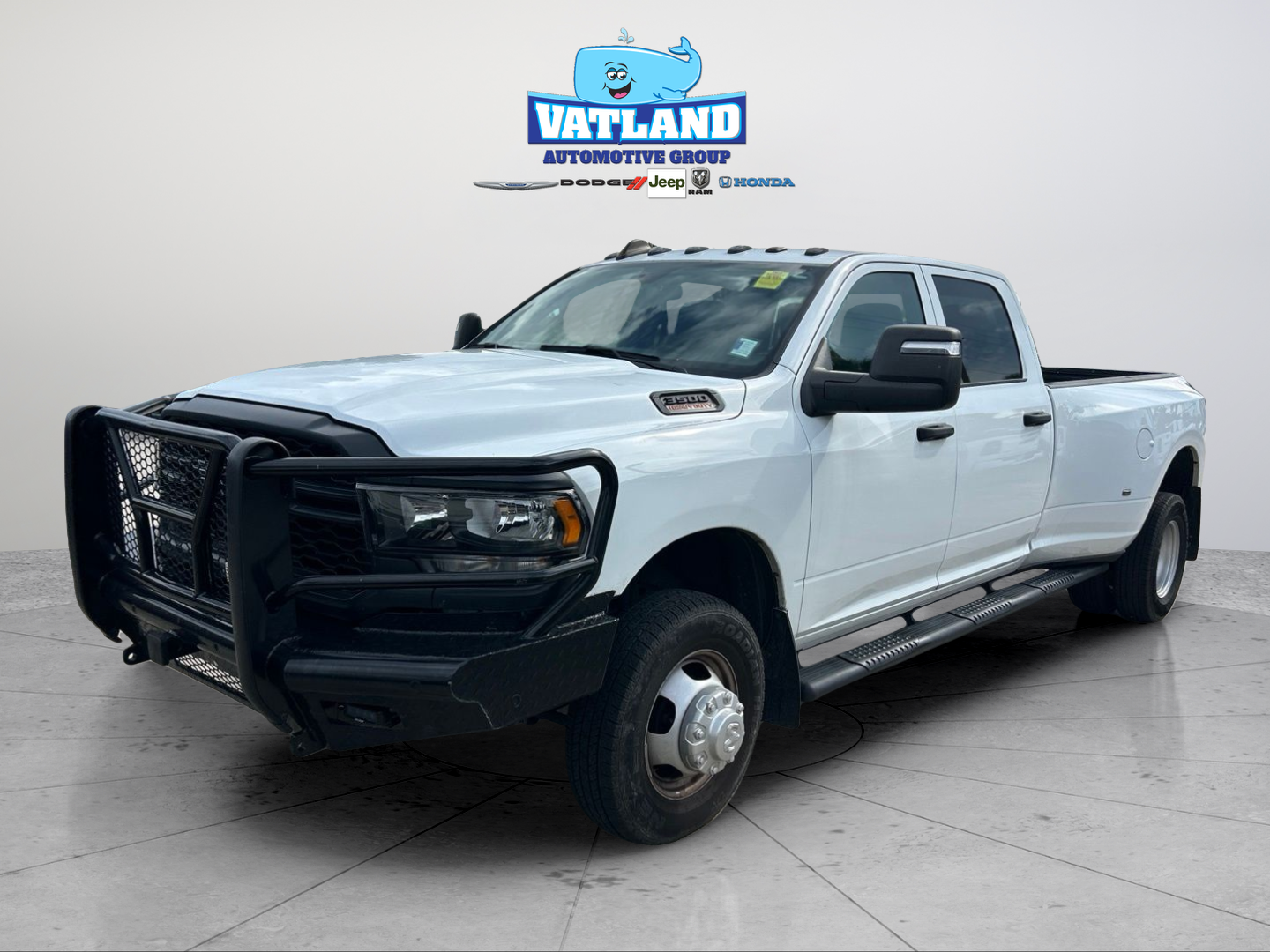 Bright White Clearcoat 2024 RAM 3500 Pickup Truck Four-Wheel Drive 8-Speed Automatic