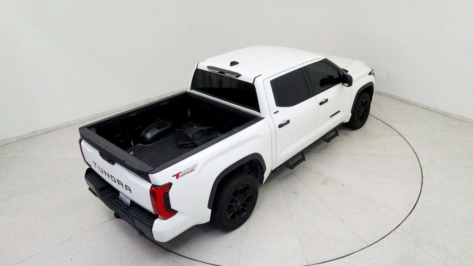 Used 2023 White Toyota SR5 image 19