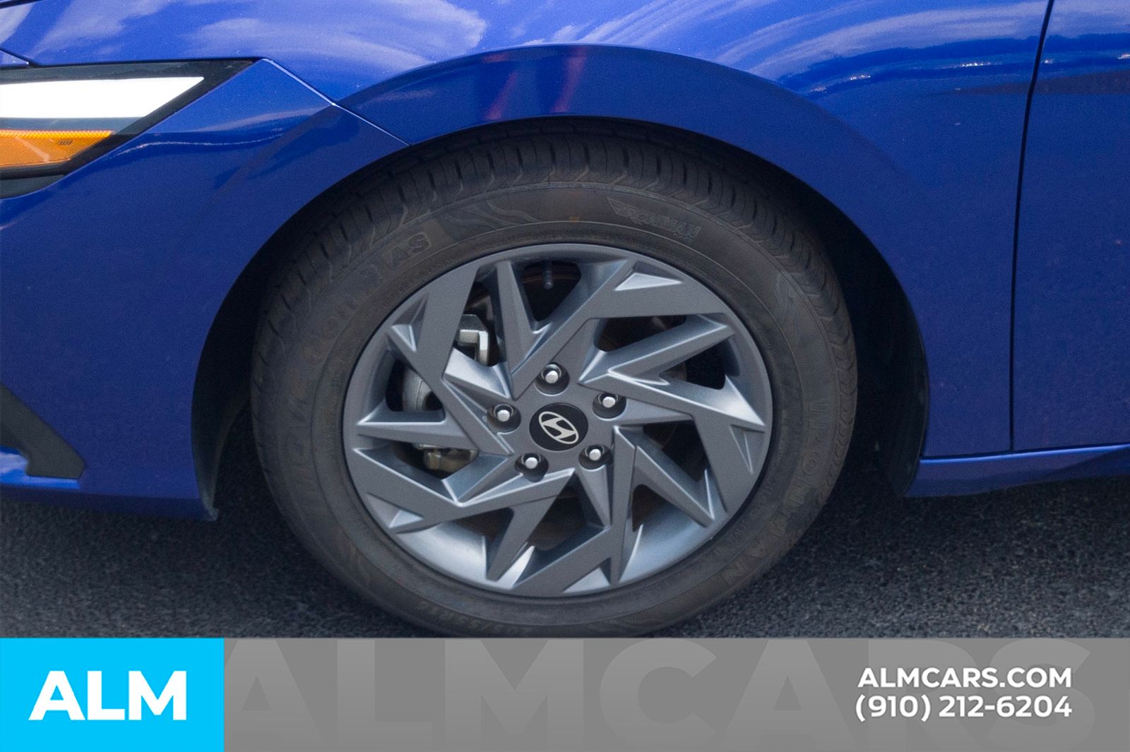 Used 2024 Blue Hyundai SEL image 12