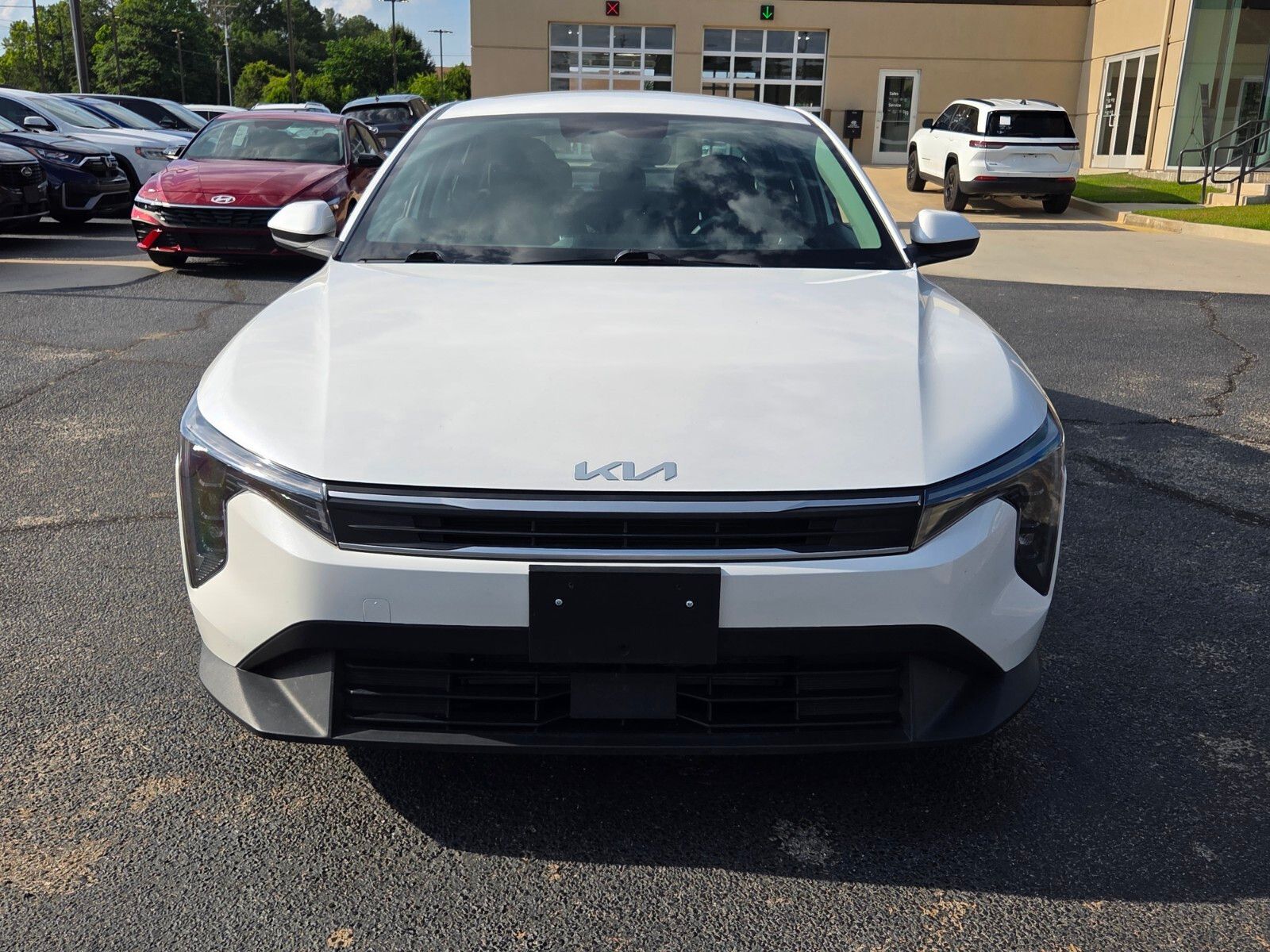 Used 2025 White Kia LXS image 2