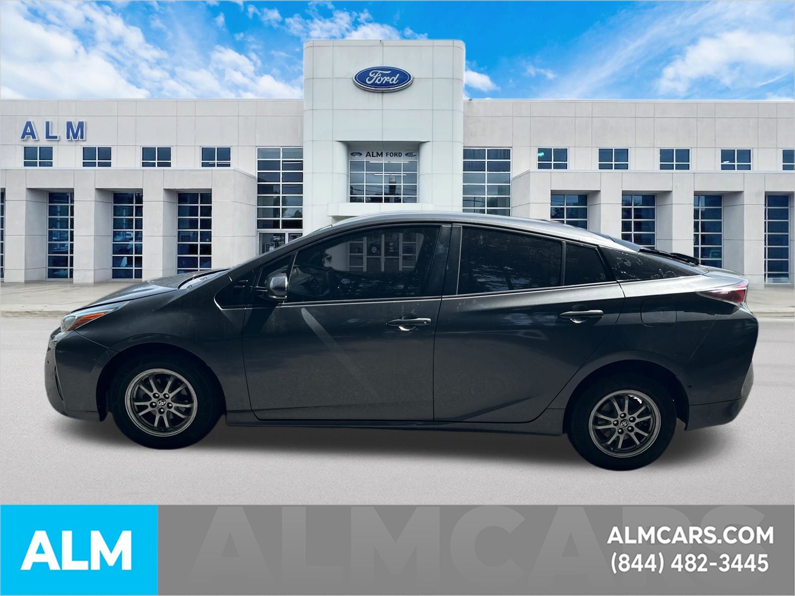 Used 2018 Gray Toyota Two image 9