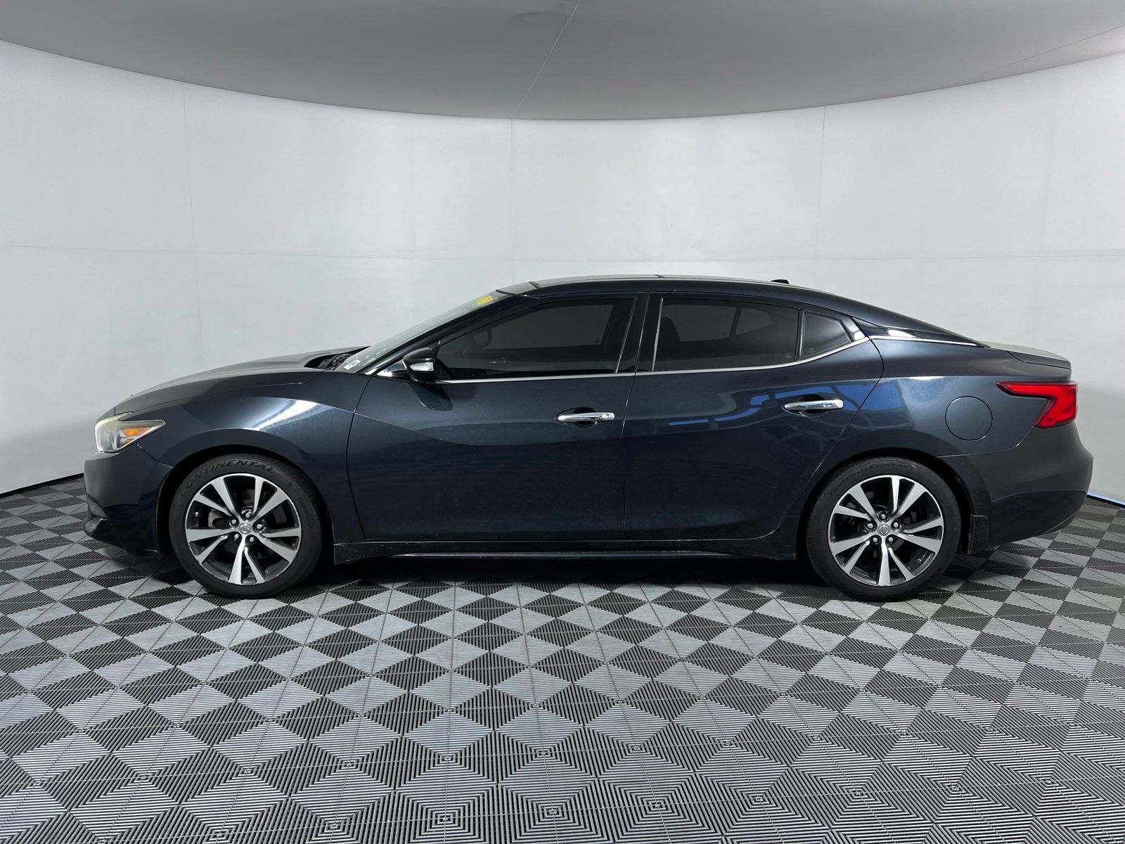 Thumbnail: 2017 Nissan Maxima - 8