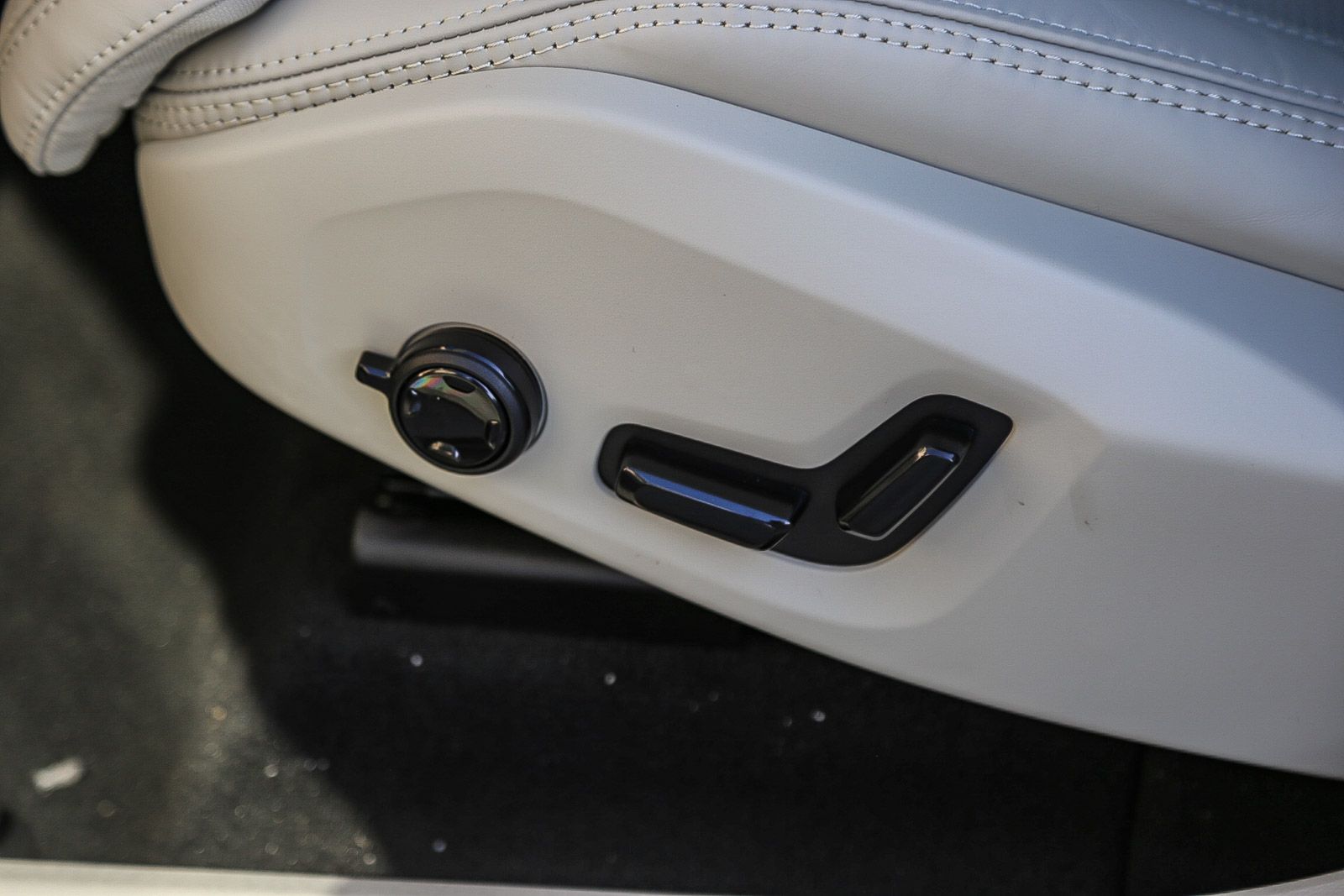 2026 Volvo XC60 Ultra - Photo 21