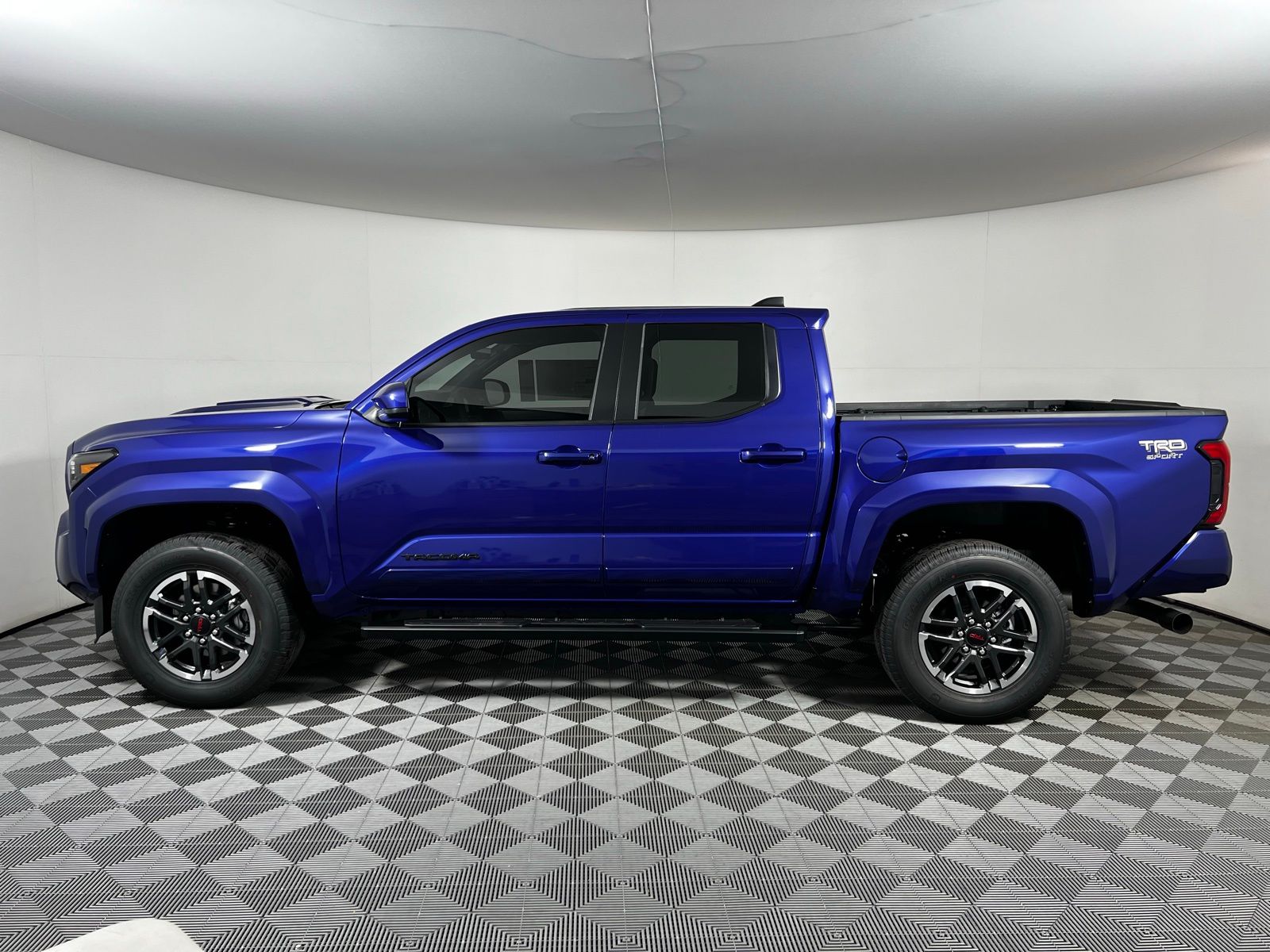 2025 Toyota Tacoma TRD Sport 8