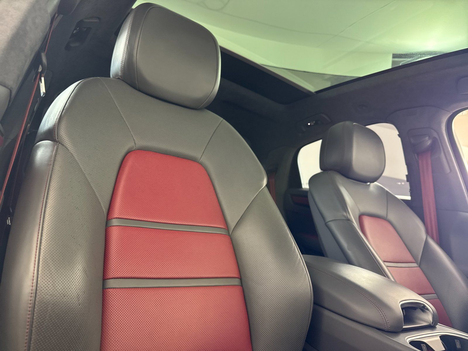 2021 Porsche Cayenne Coupe GTS — full photo 17 of 30