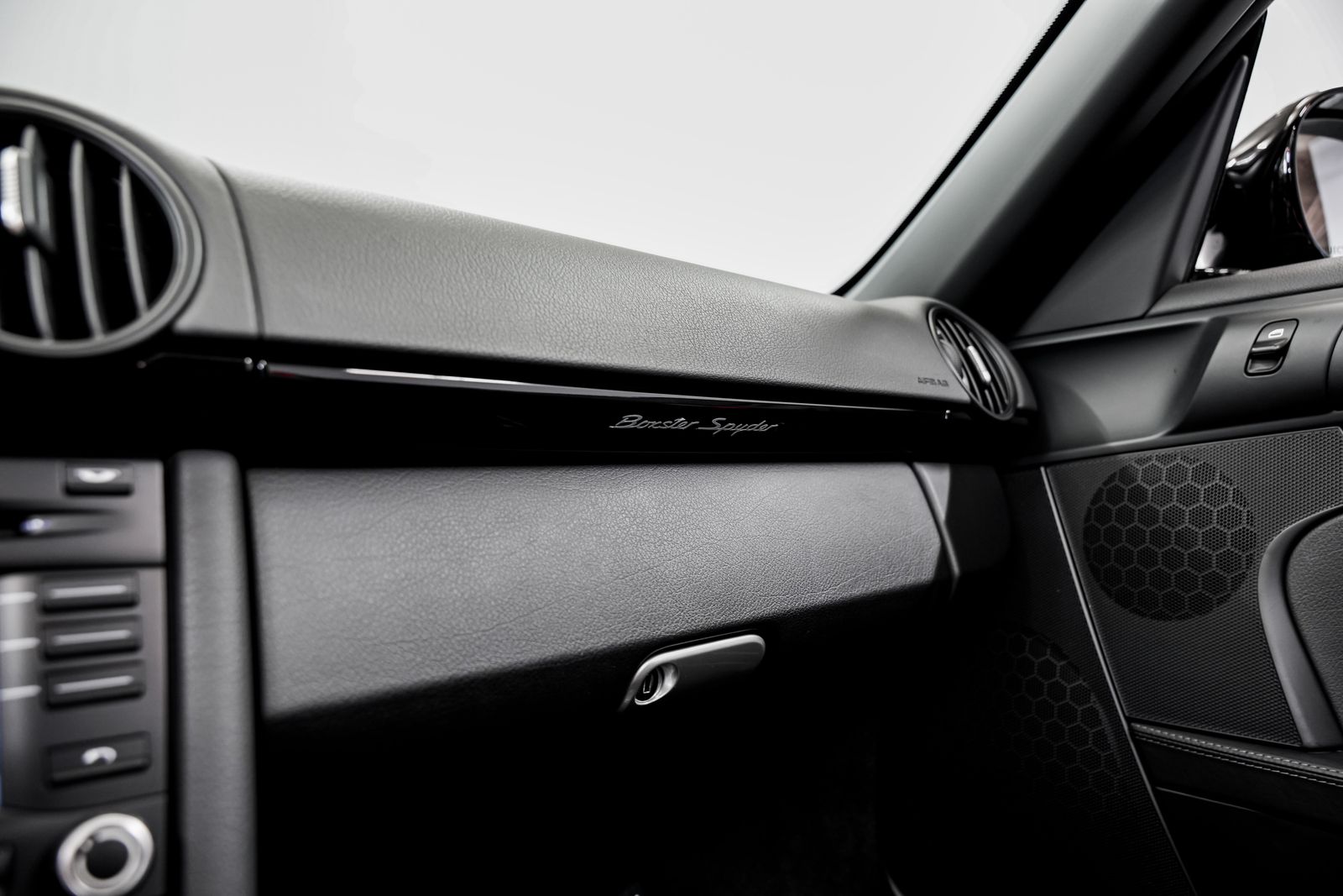 2011 Porsche Boxster Spyder — photo 16