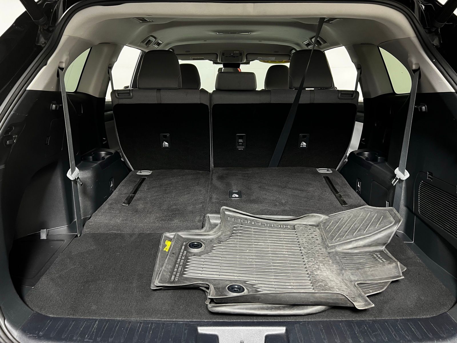 Thumbnail: 2023 Toyota Highlander - 25