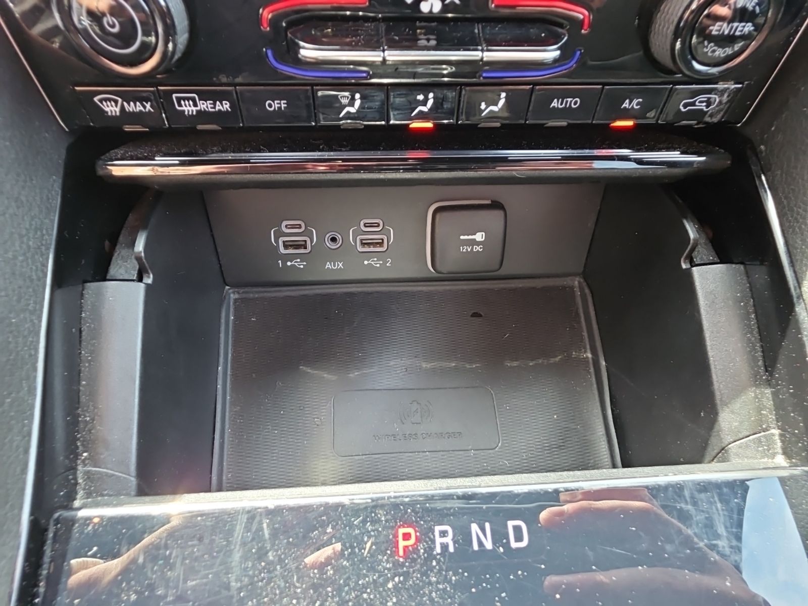 Used 2023 Red Jeep Altitude image 19
