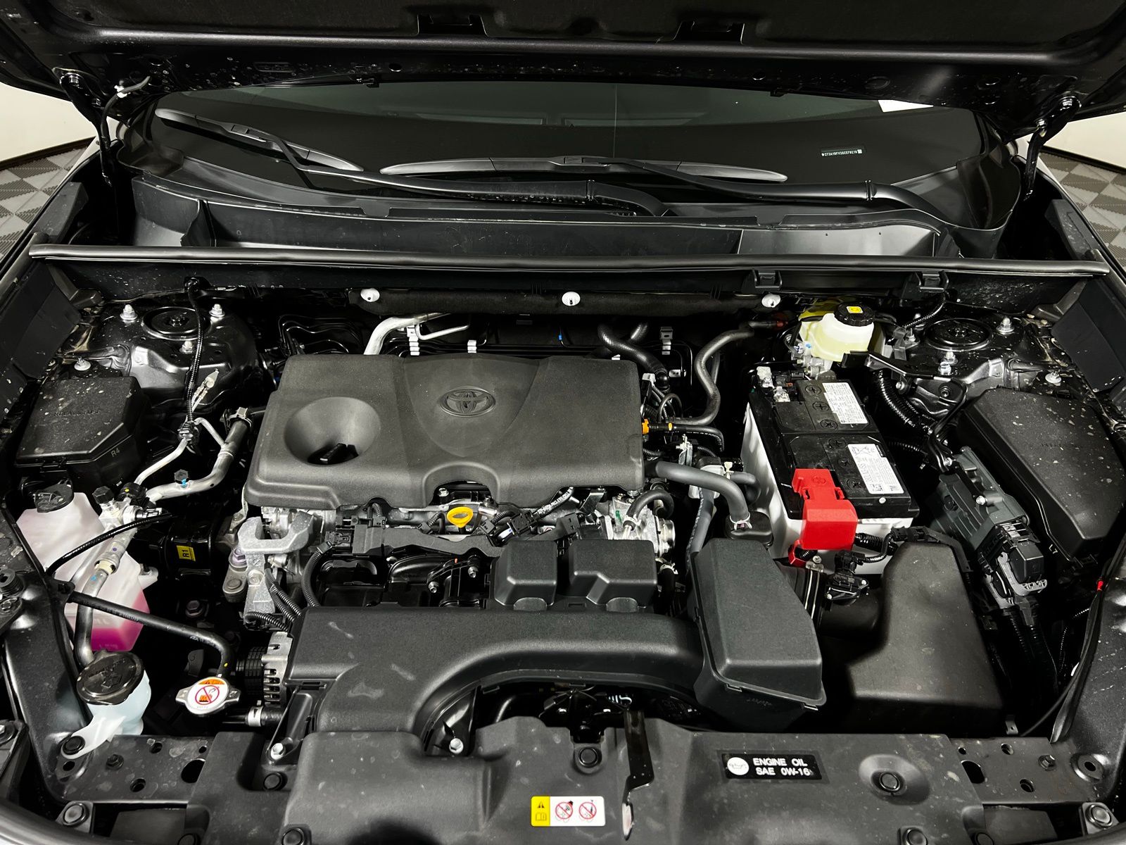 Thumbnail: 2025 Toyota RAV4 - 9