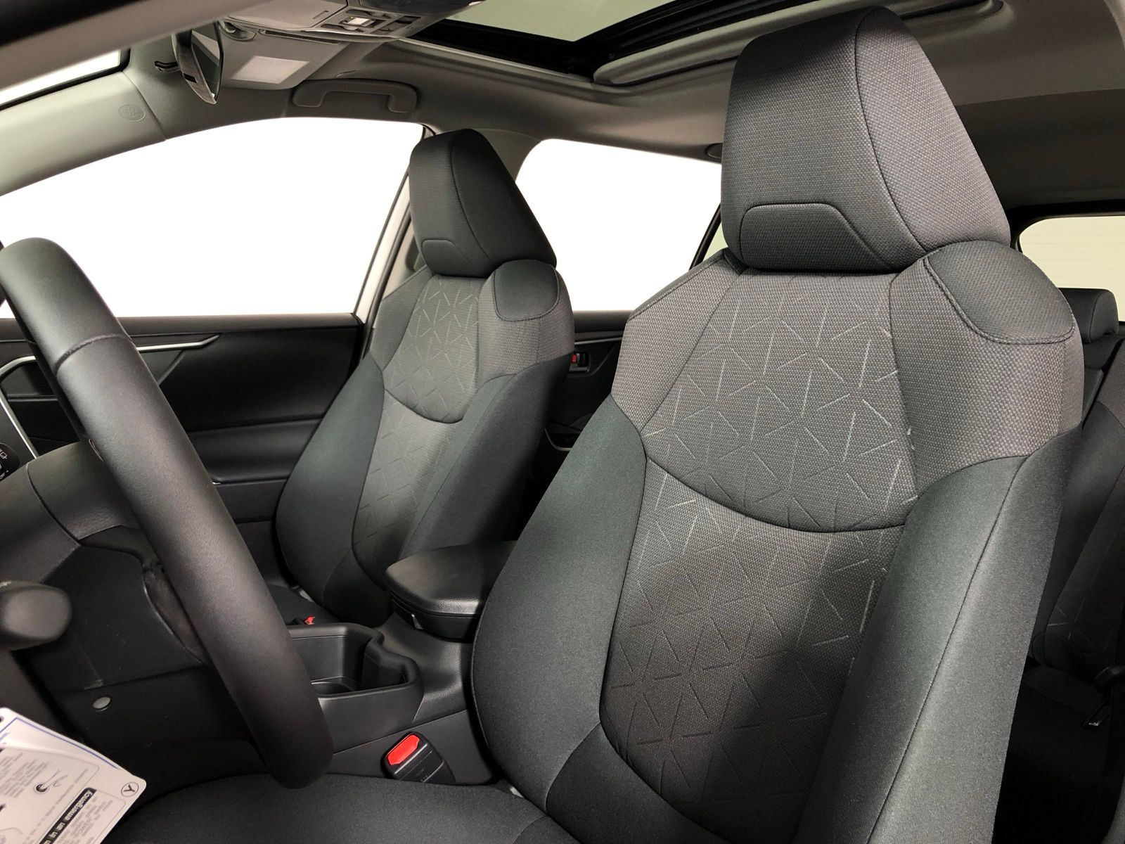 2025 Toyota RAV4 XLE 10