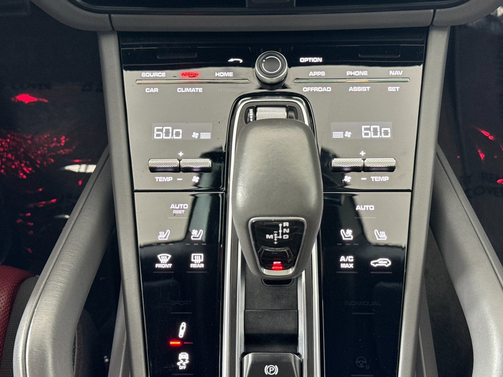 2021 Porsche Cayenne Coupe GTS — full photo 21 of 30