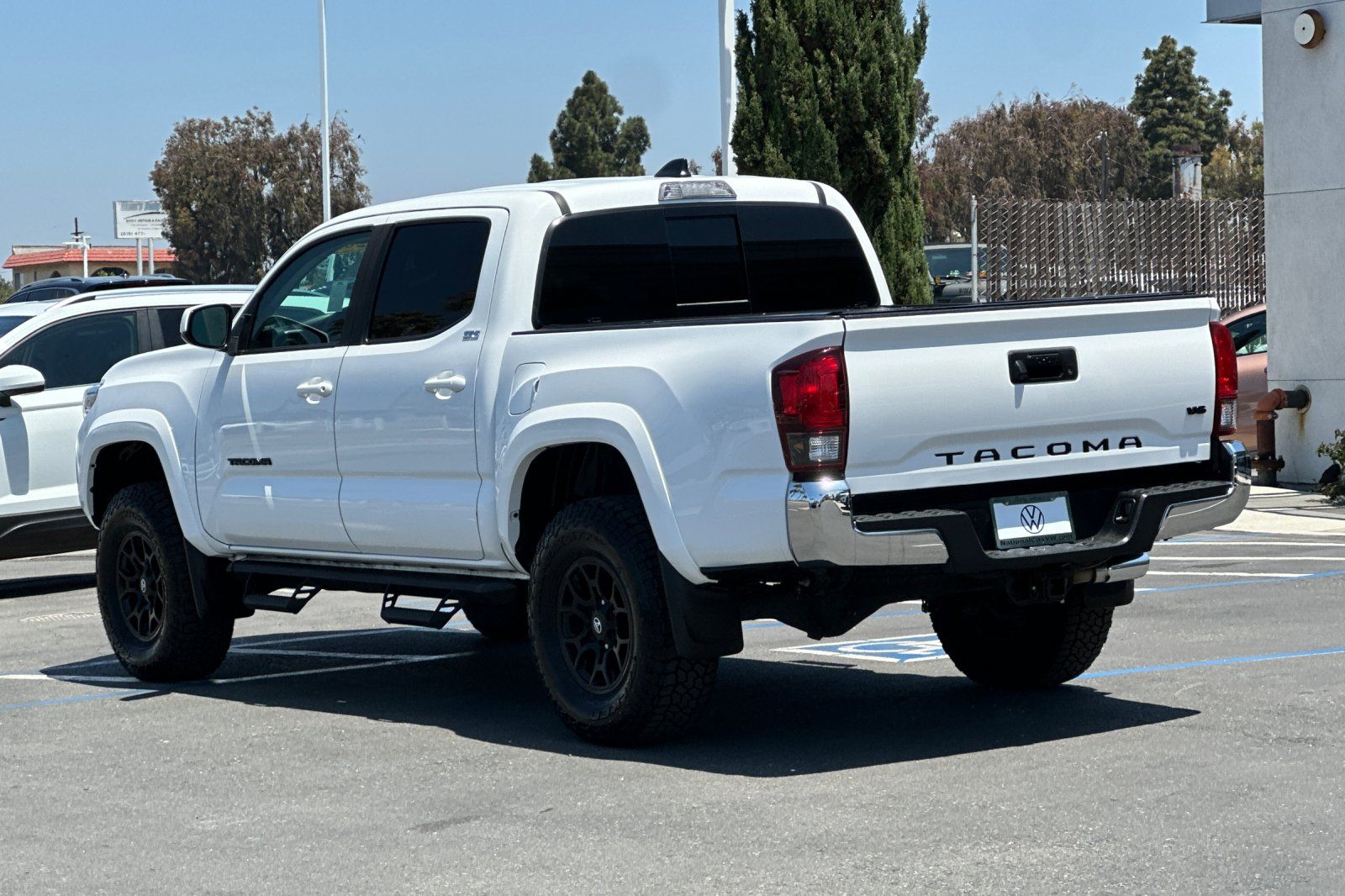 View vehicle photo 6