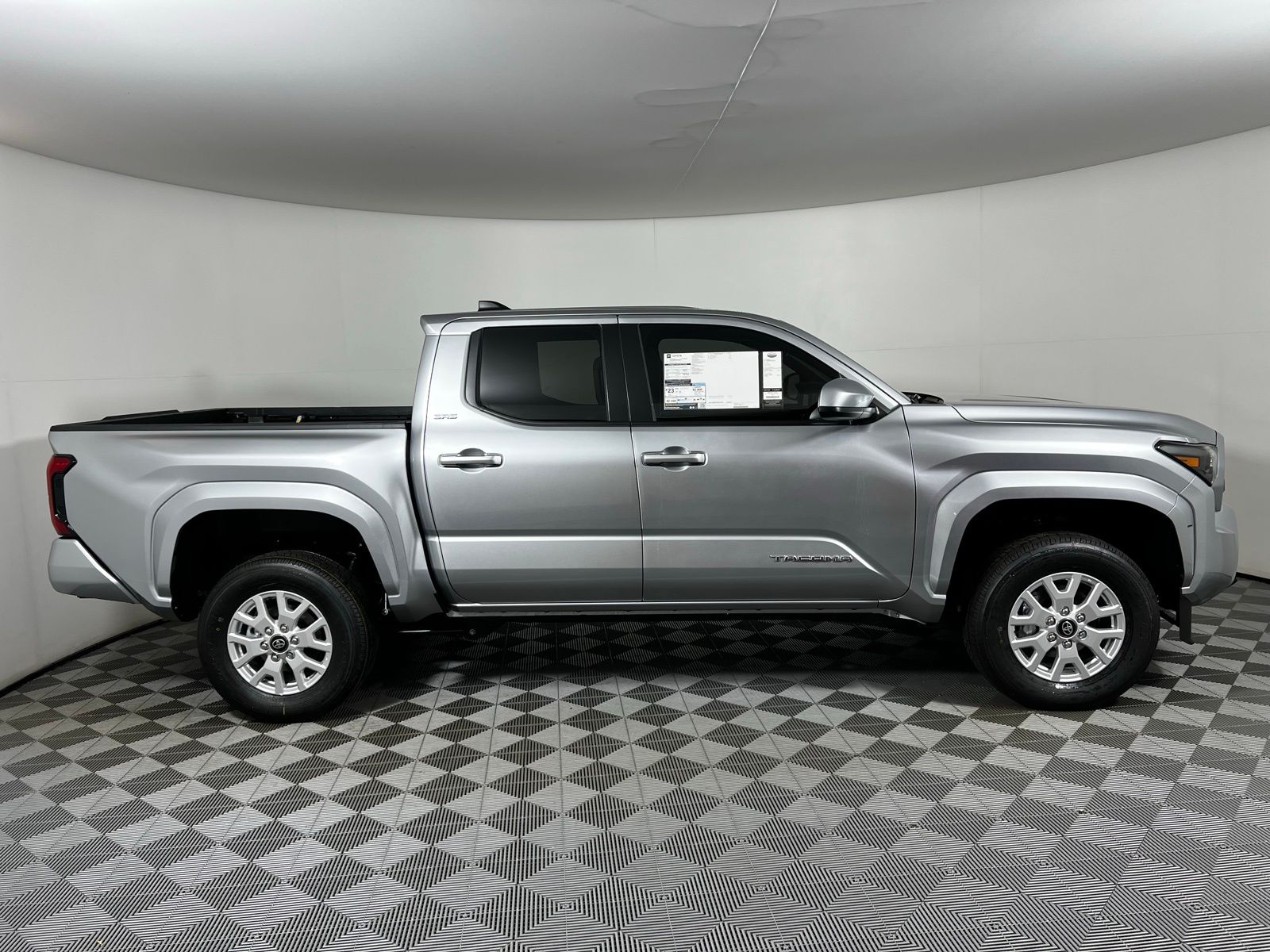 Thumbnail: 2025 Toyota Tacoma - 4