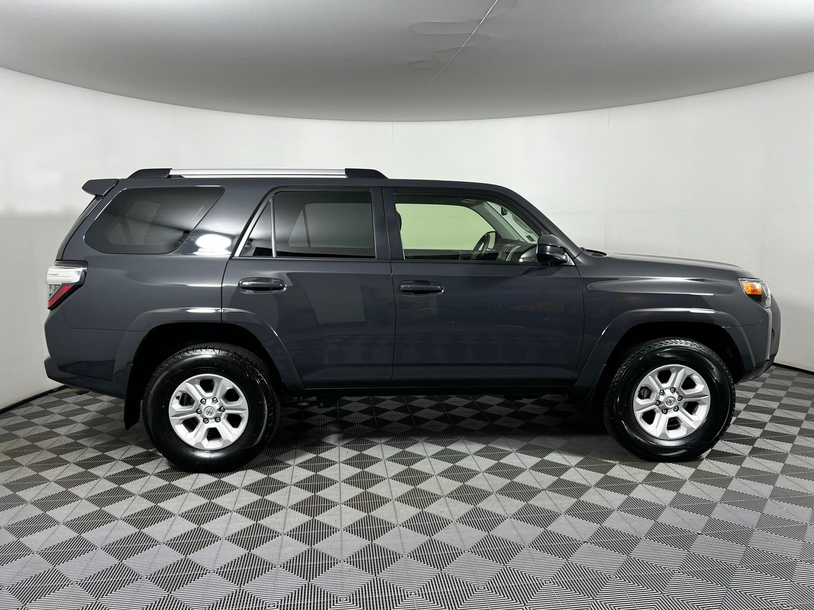 2024 Toyota 4Runner SR5 4