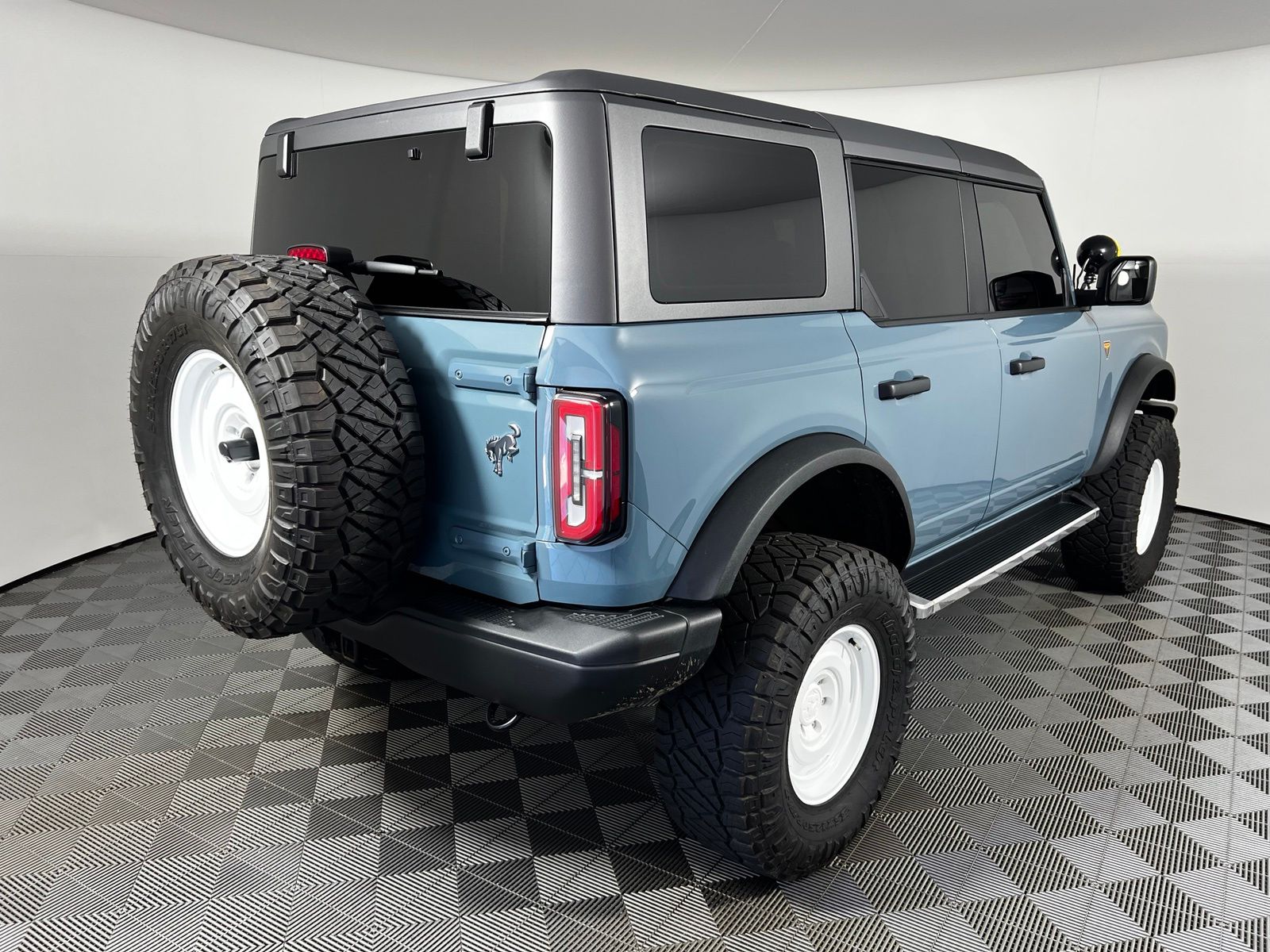 Thumbnail: 2022 Ford Bronco - 5