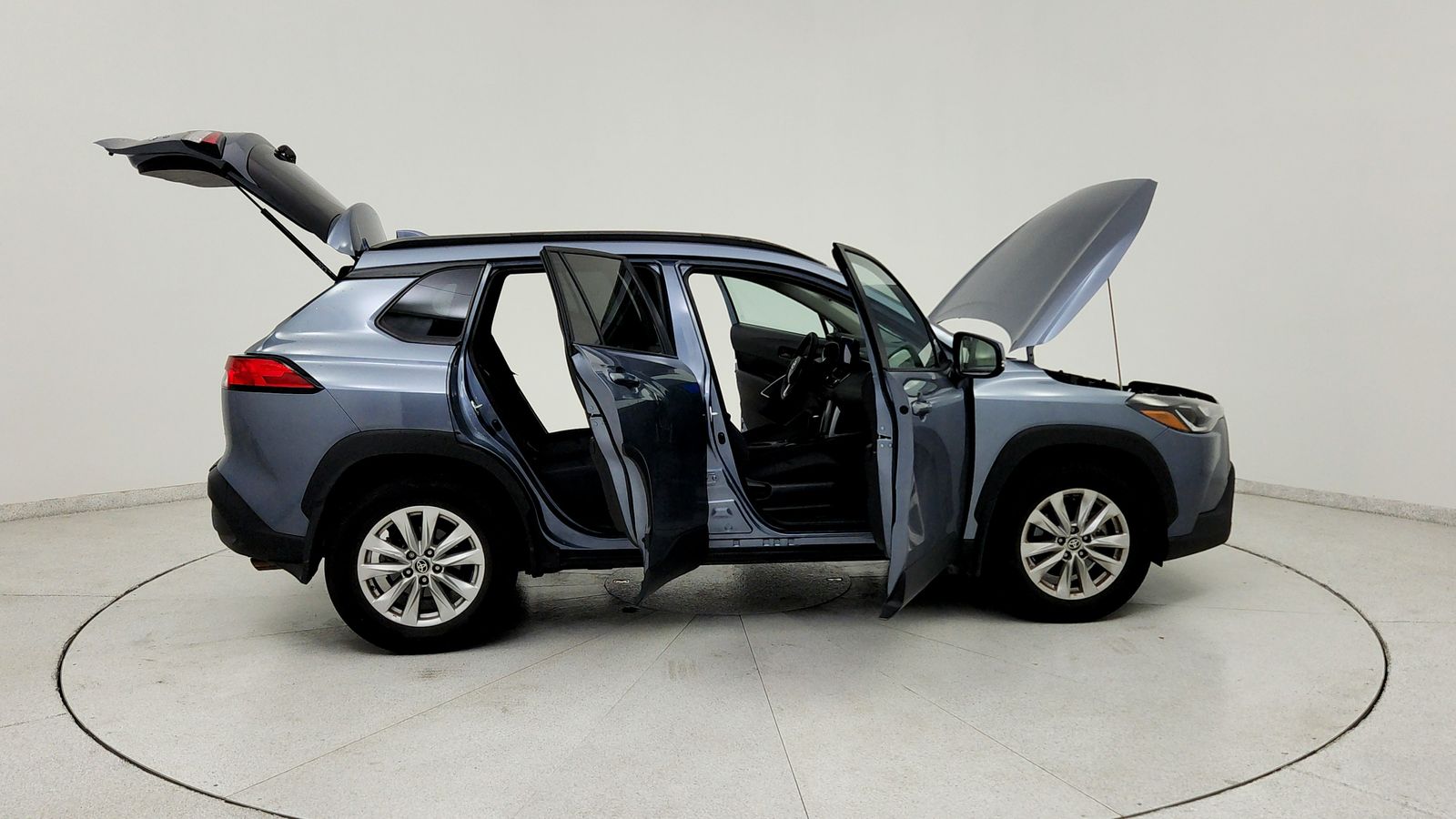 Used 2023  Toyota LE image 14