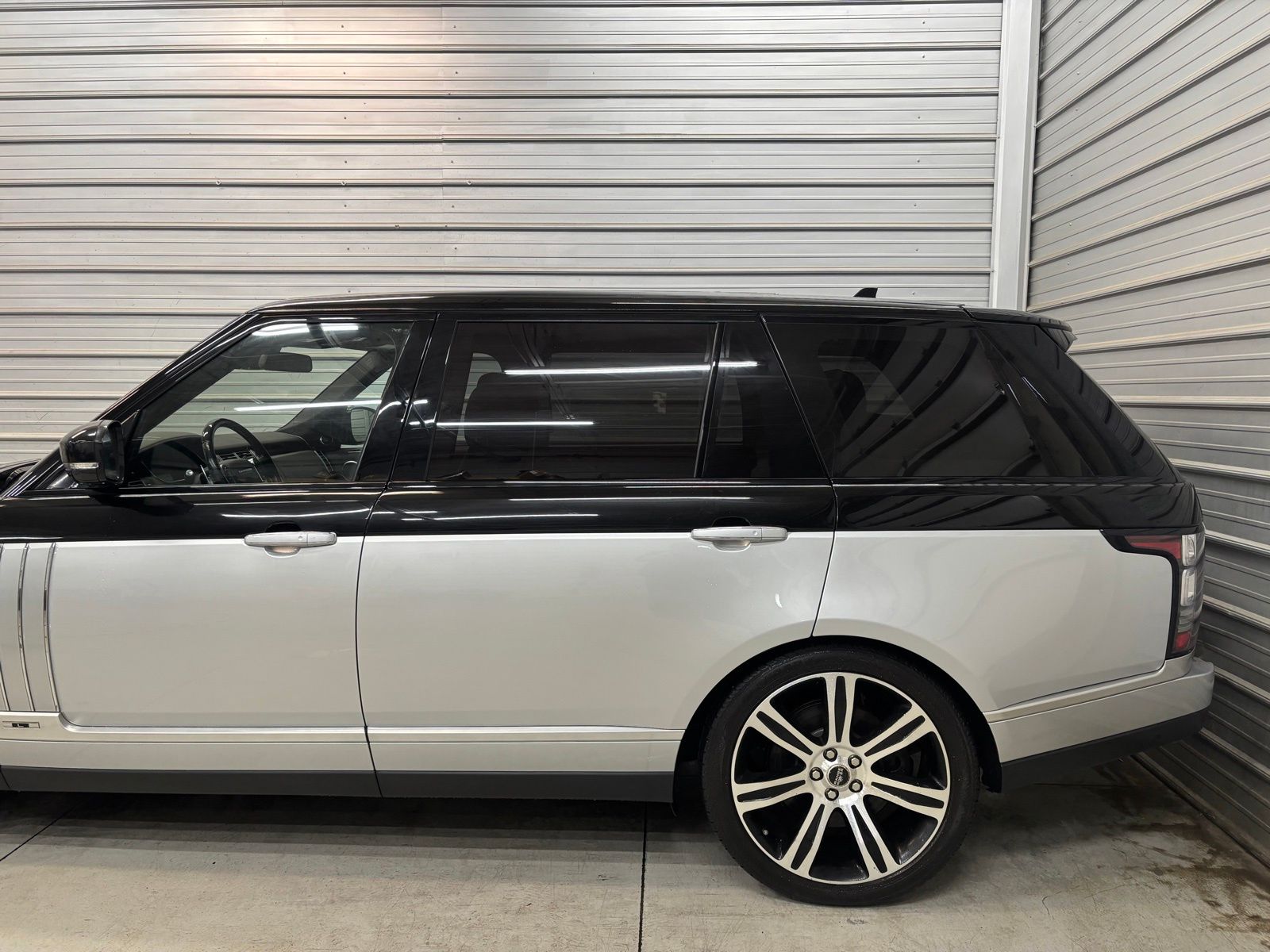 2016 Land Rover Range Rover SVAutobiography LWB - Image 5