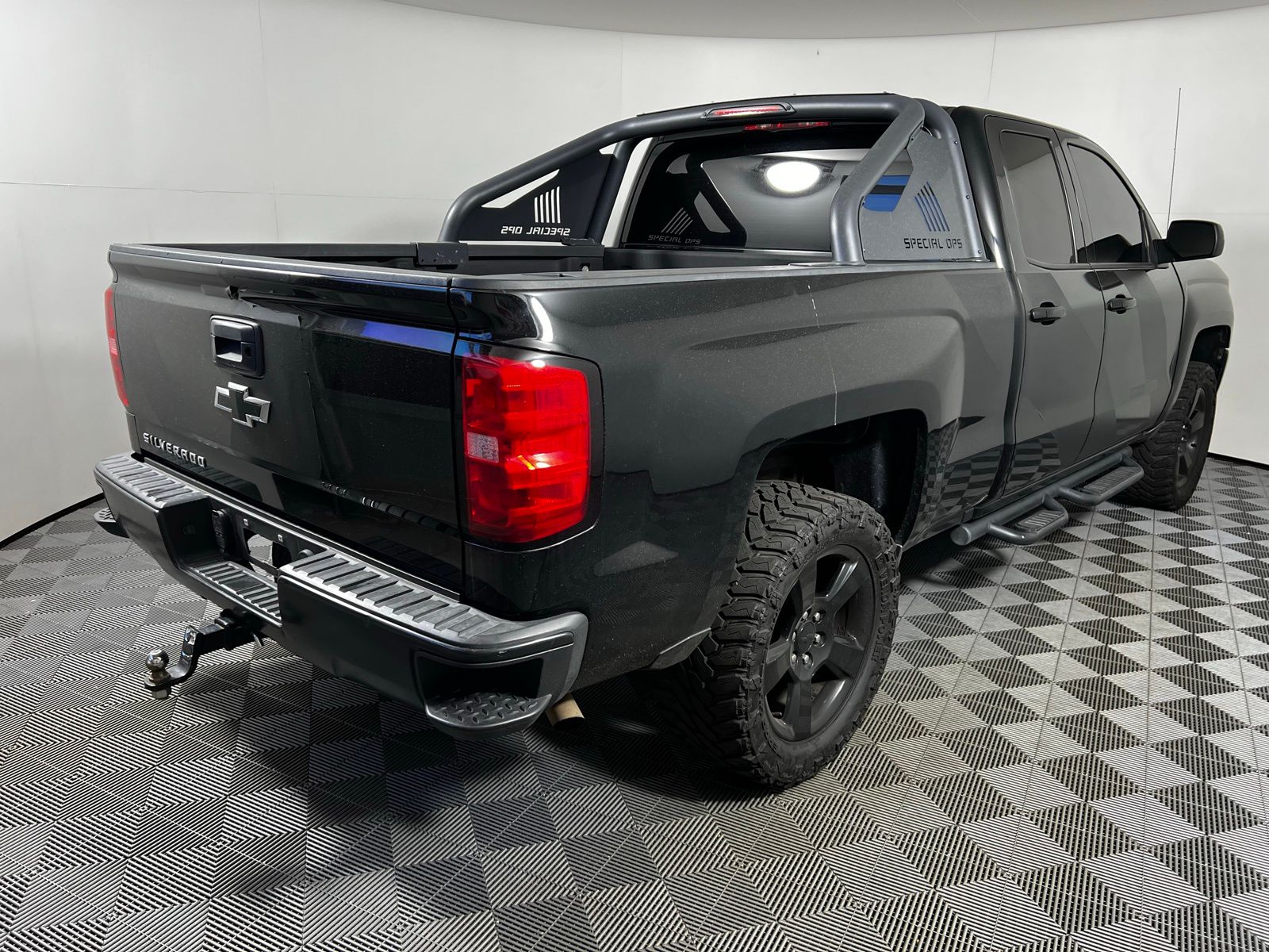 Thumbnail: 2017 Chevrolet Silverado 1500 - 5