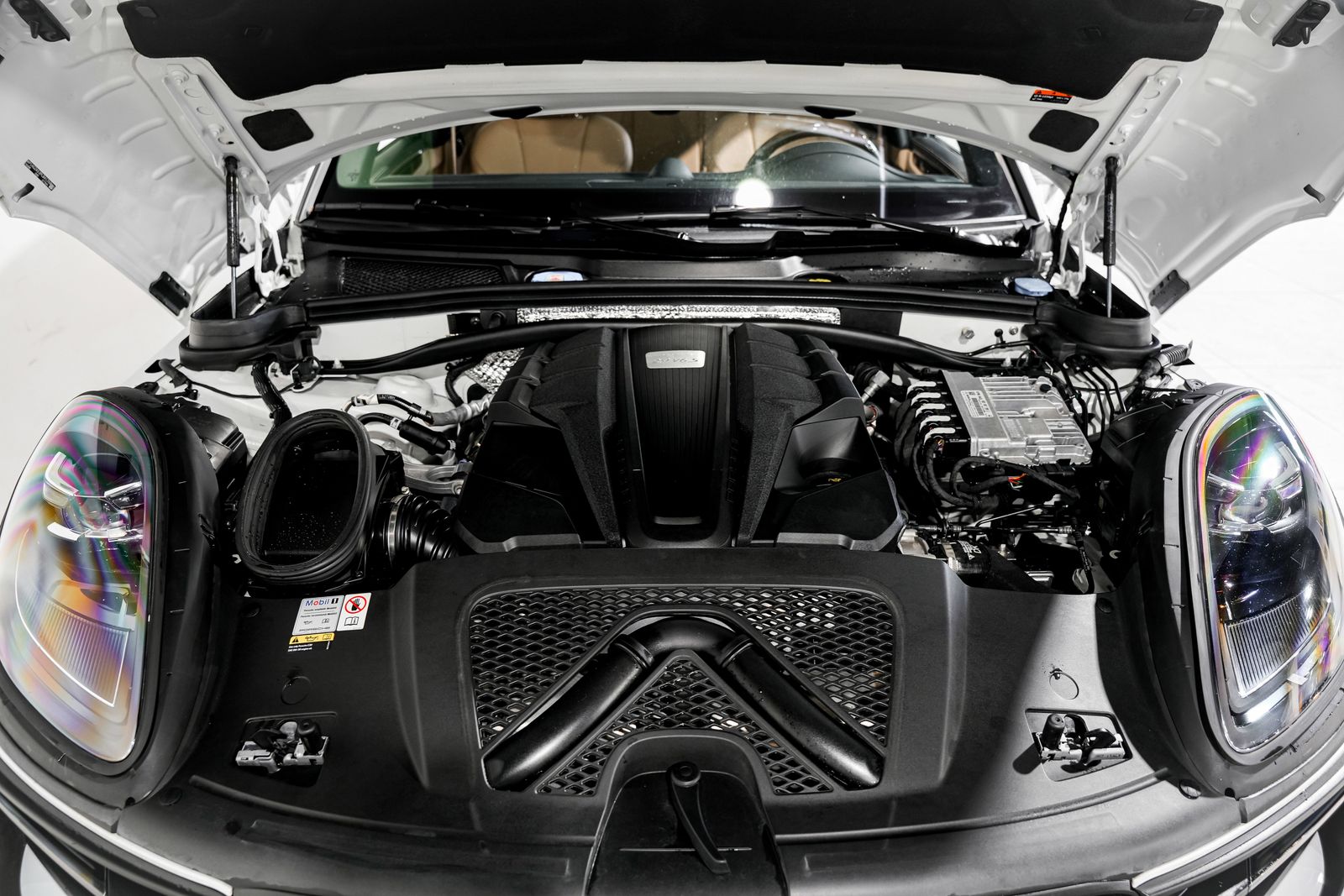 2023 Porsche Macan S — photo 47