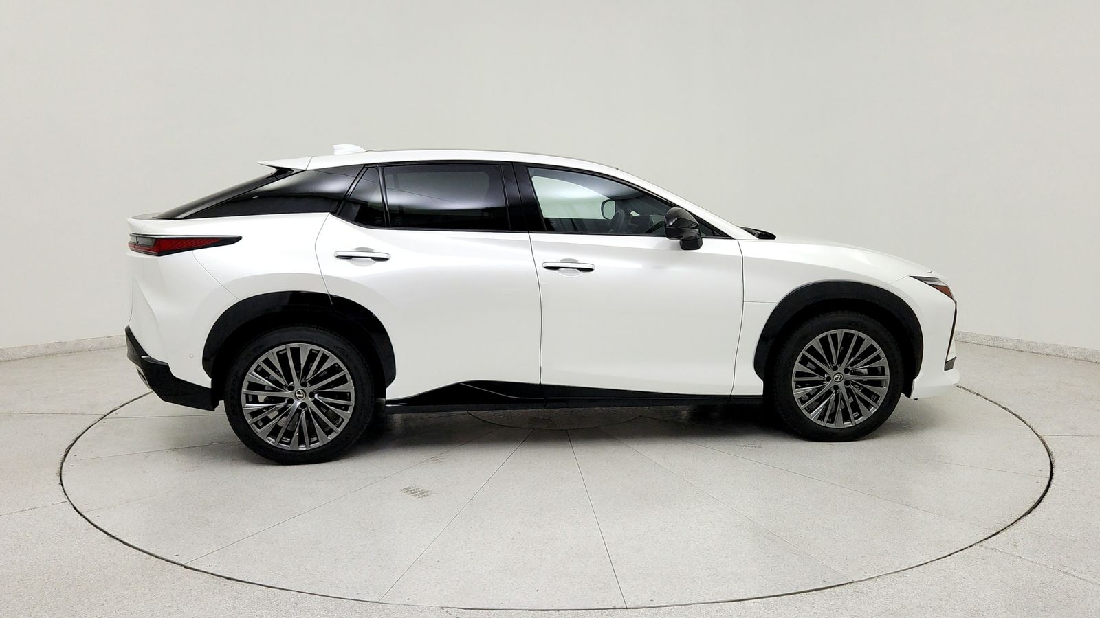 Used 2023 White Lexus 450e Luxury image 8