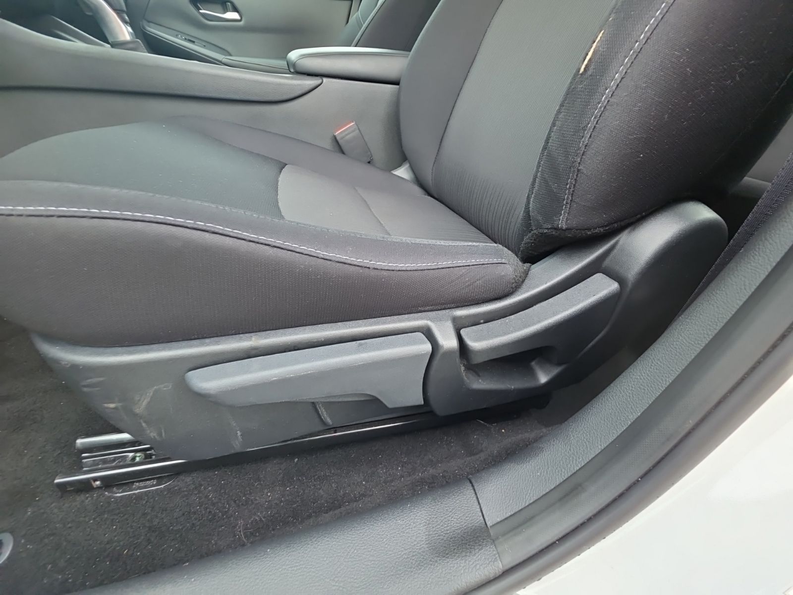 Used 2024 White Nissan SV image 27