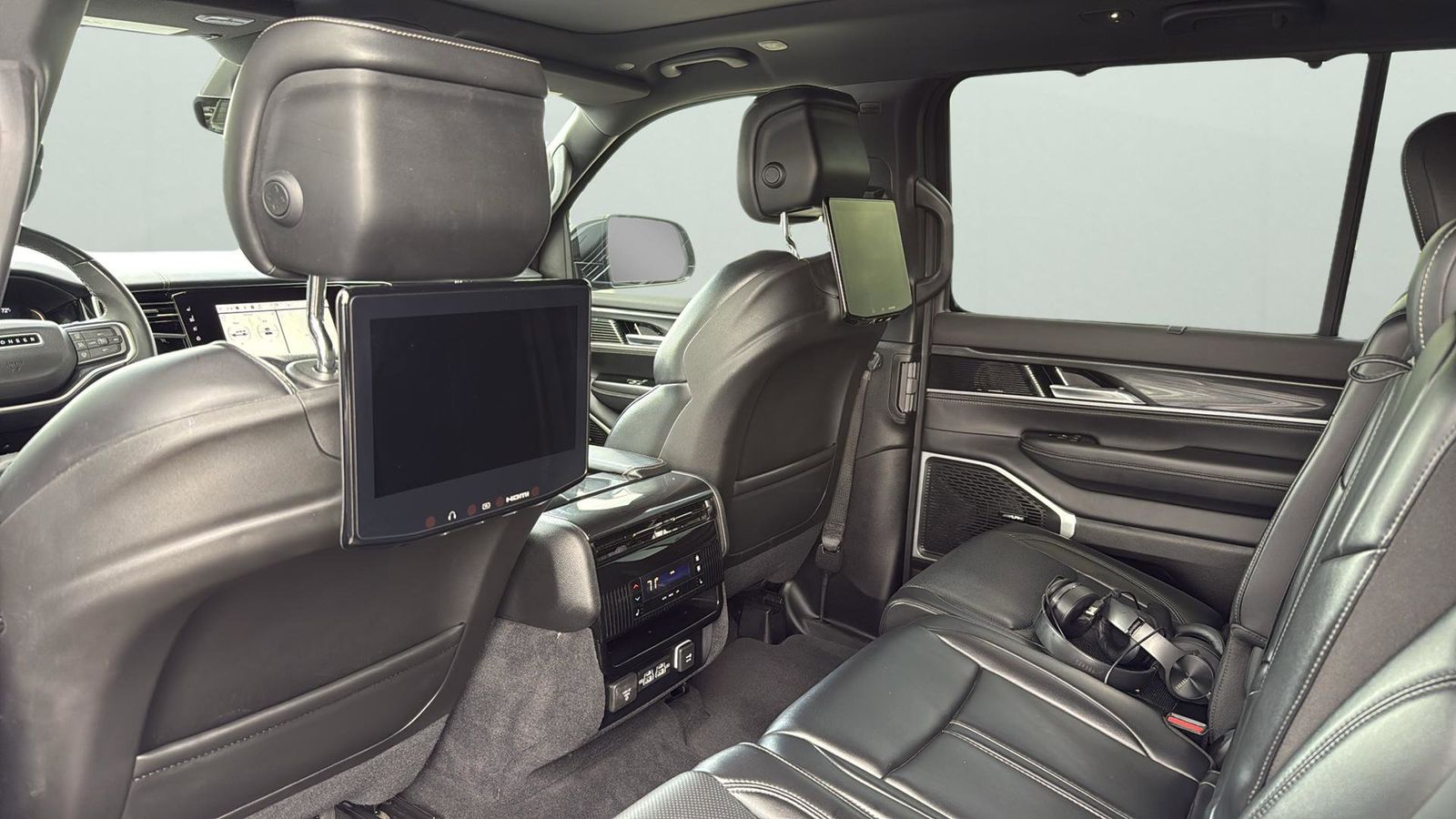 Used Car 2022 Jeep Wagoneer  Series I For Sale Under $40,000 In Austin, Texas