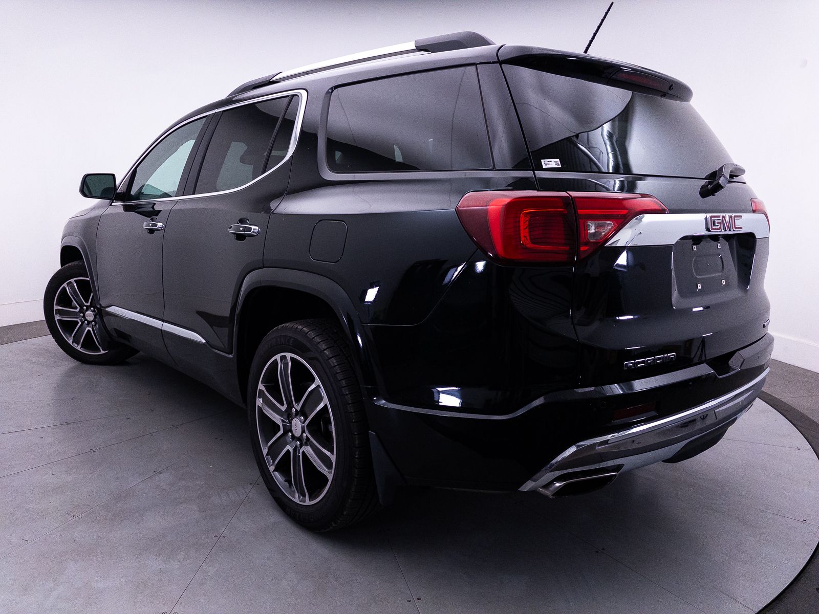 Black (Ebony Twilight Metallic) 2017 GMC Acadia SUV / Crossover Four-Wheel Drive 6-Speed Automatic