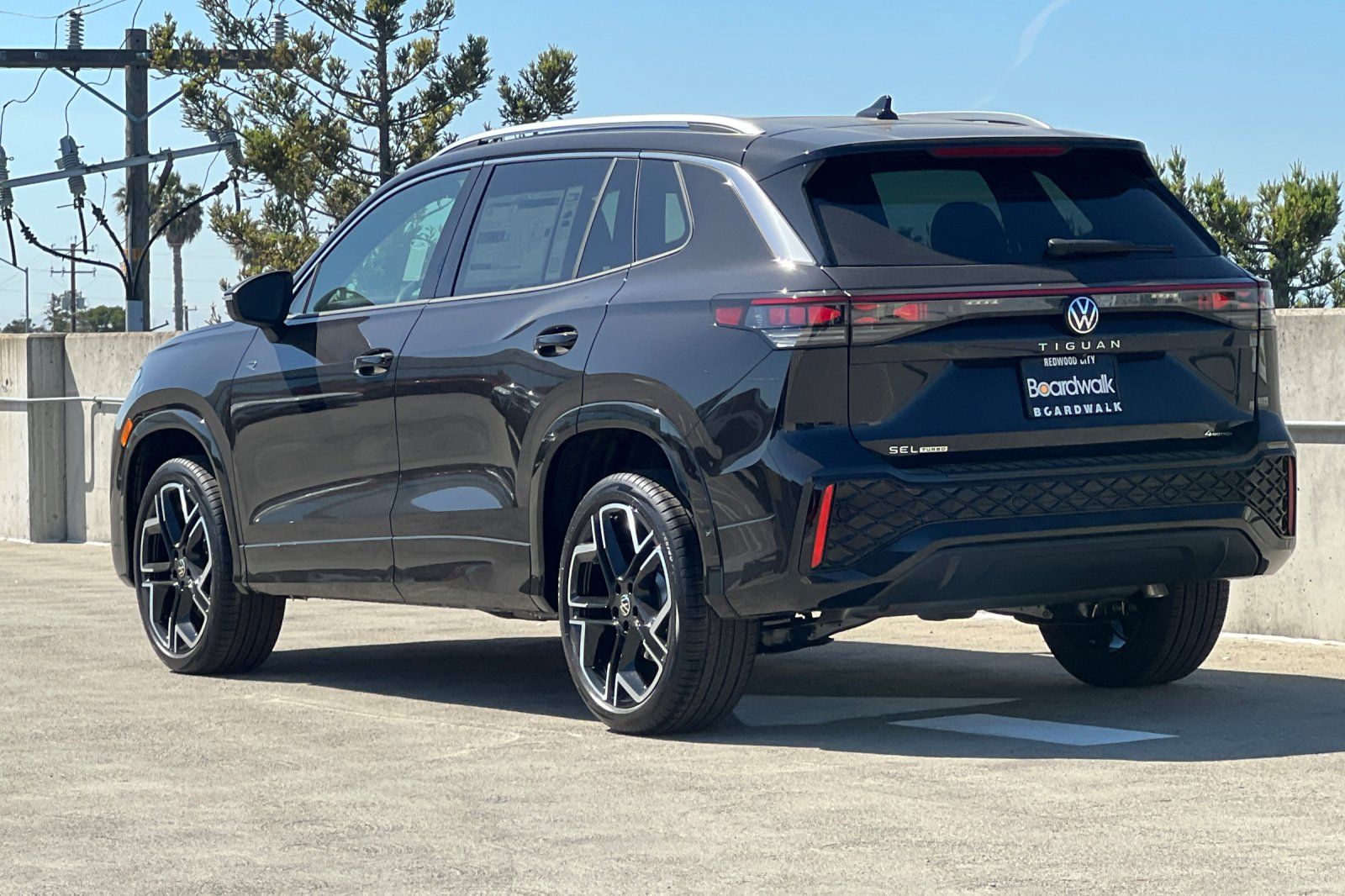 View vehicle photo 6