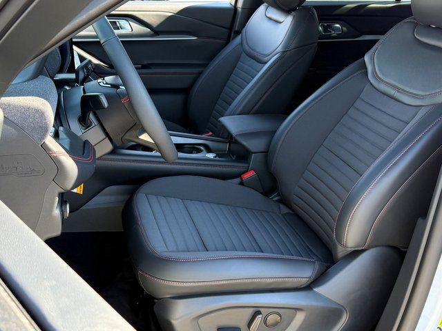 New 2026 Space White Metallic Ford ST-Line image 21