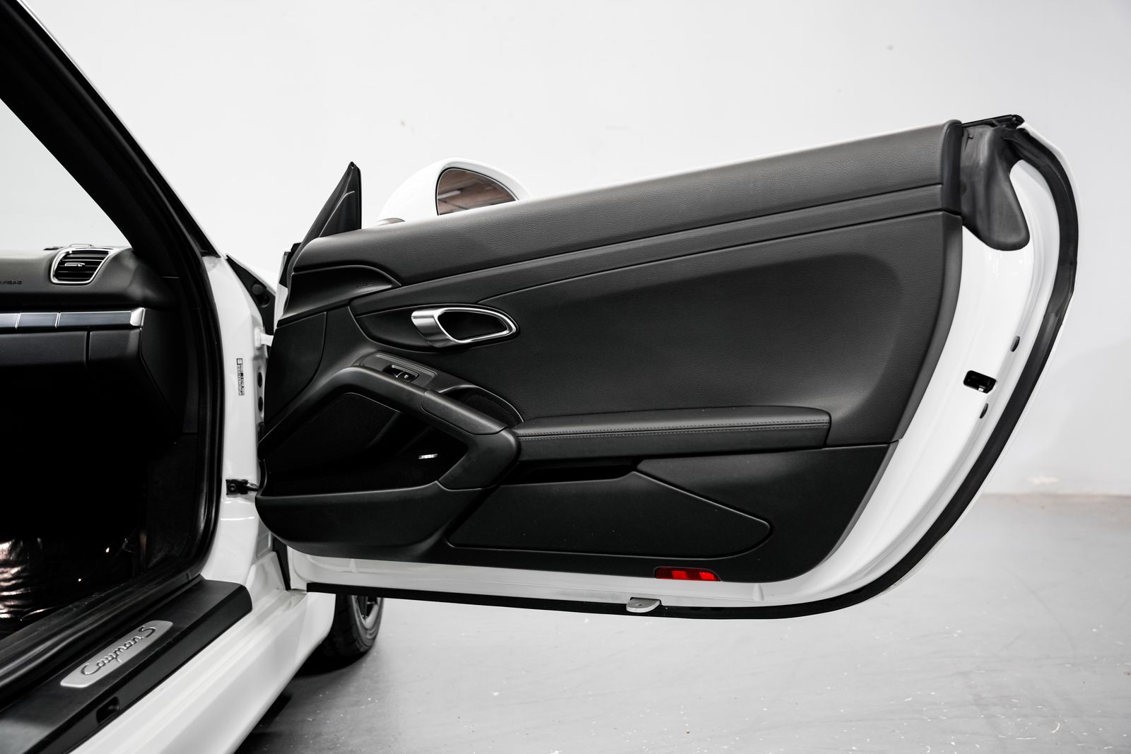 2014 Porsche Cayman S — photo 21