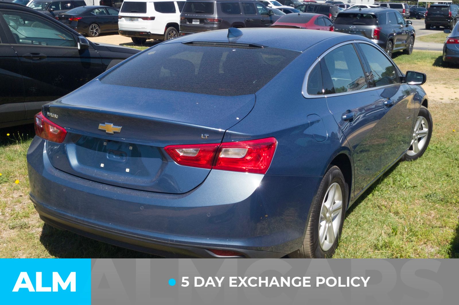 Used 2024 Lakeshore Blue Chevrolet LT image 4