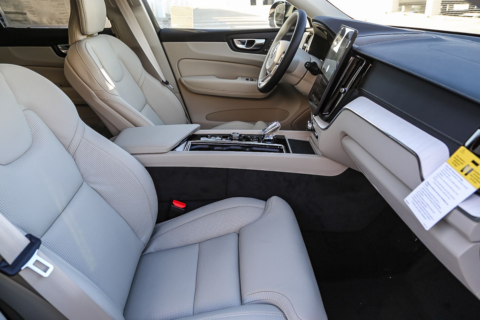 2026 Volvo XC60 Ultra - Photo 16