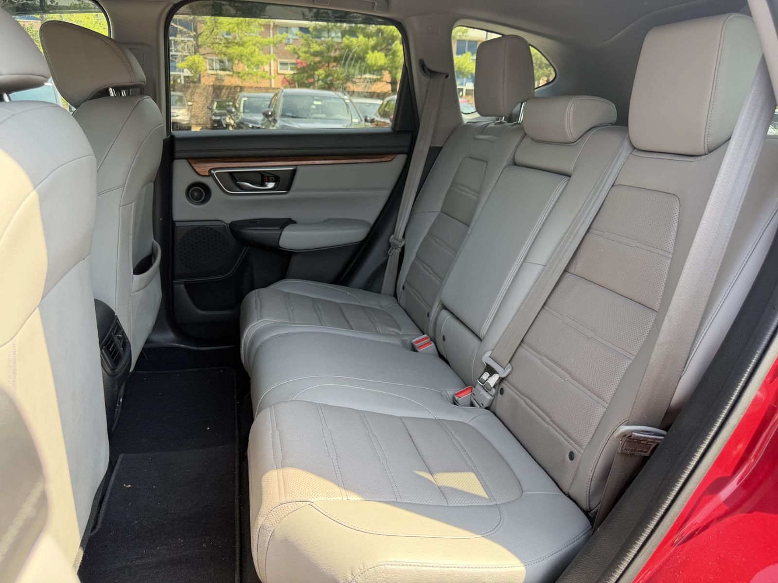 Used 2022  Honda EX-L image 6