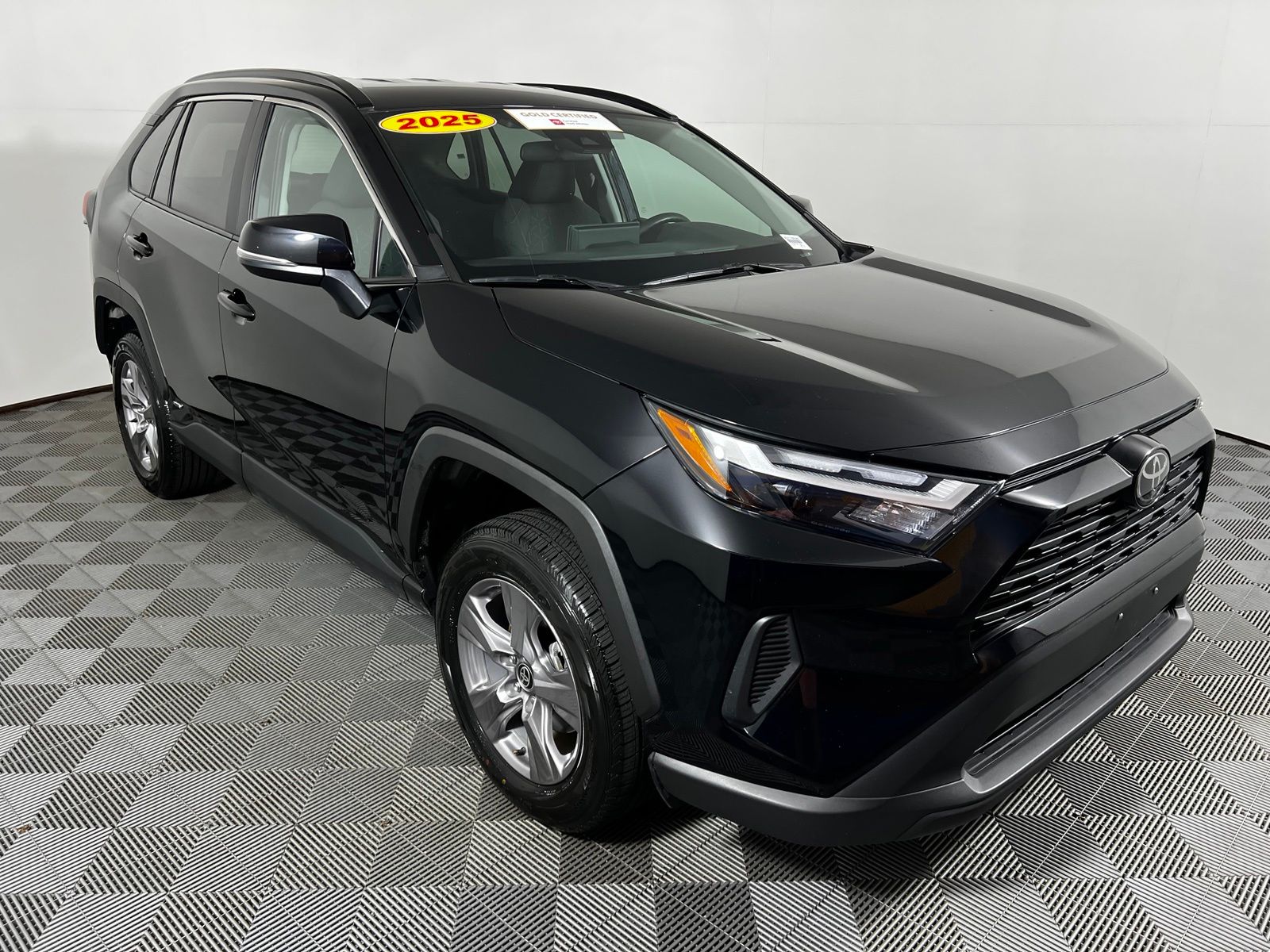 Thumbnail: 2025 Toyota RAV4 - 3