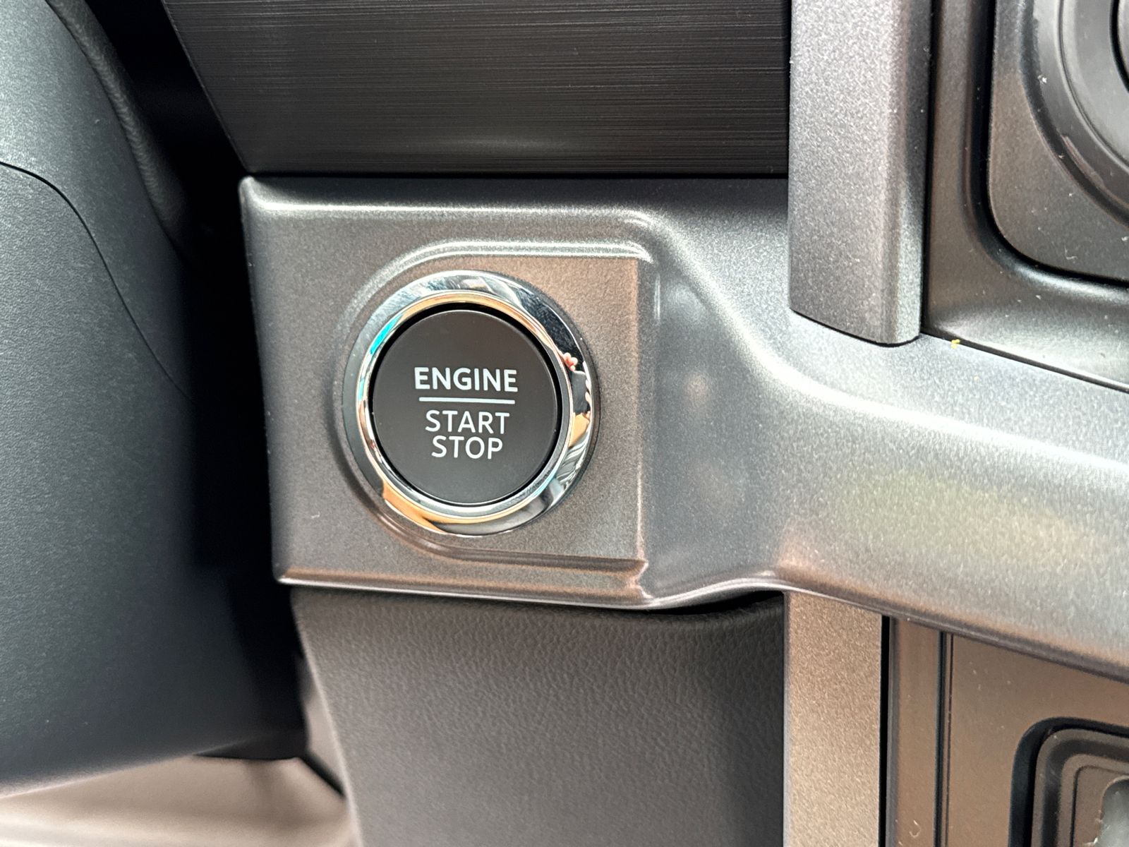 New 2025 Iconic Silver Metallic Ford XLT image 34