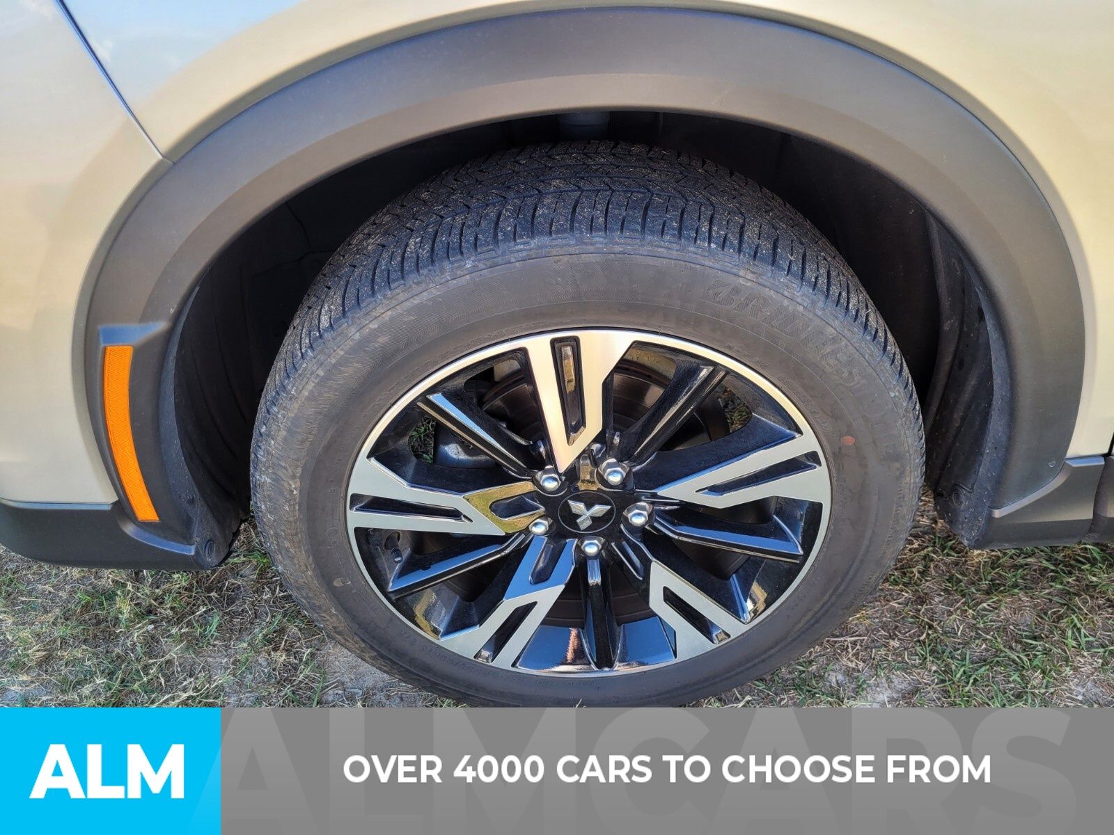 2024 Mitsubishi Eclipse Cross SE photo 2