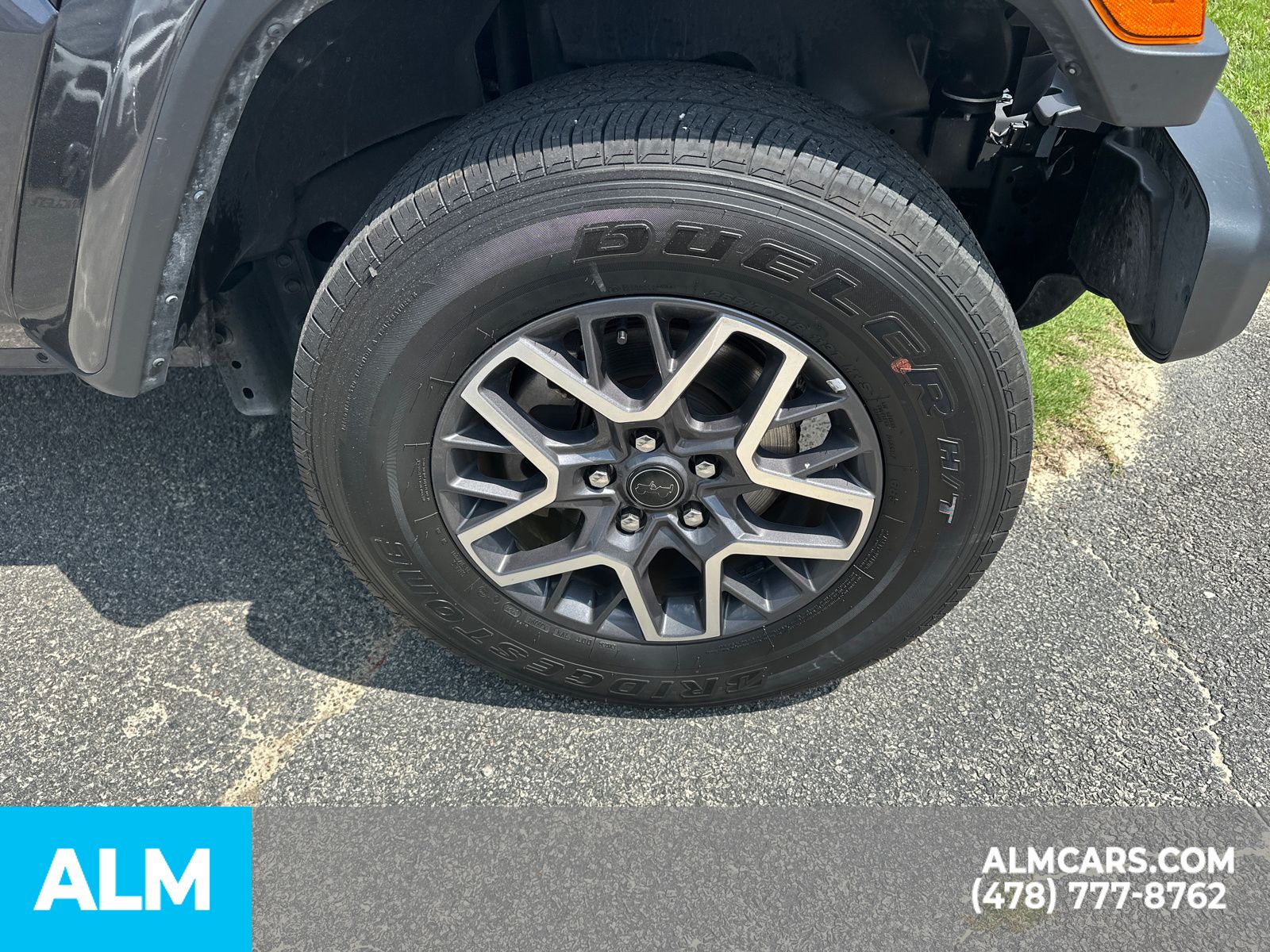 Used 2025 Gray Jeep Sahara image 15