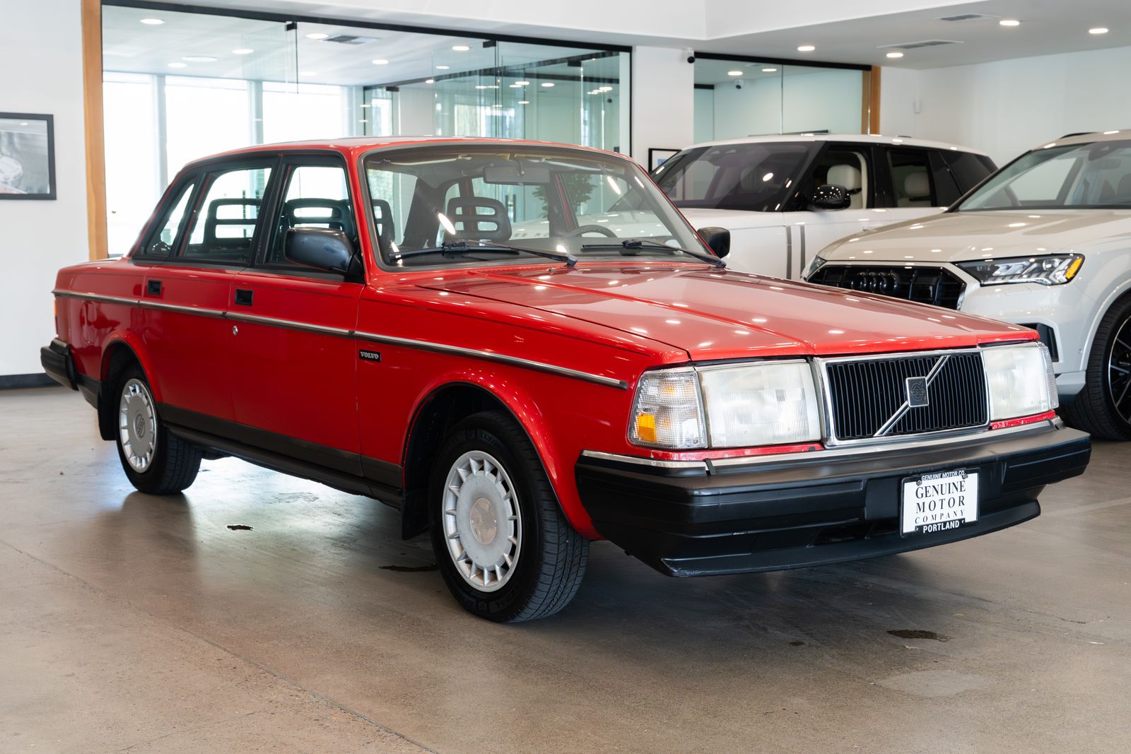 View vehicle photo 3