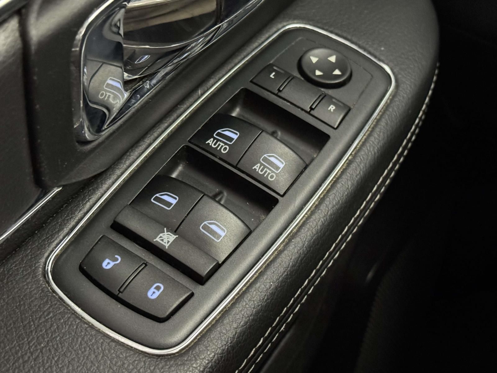 Used 2017 White Ram Laramie image 21